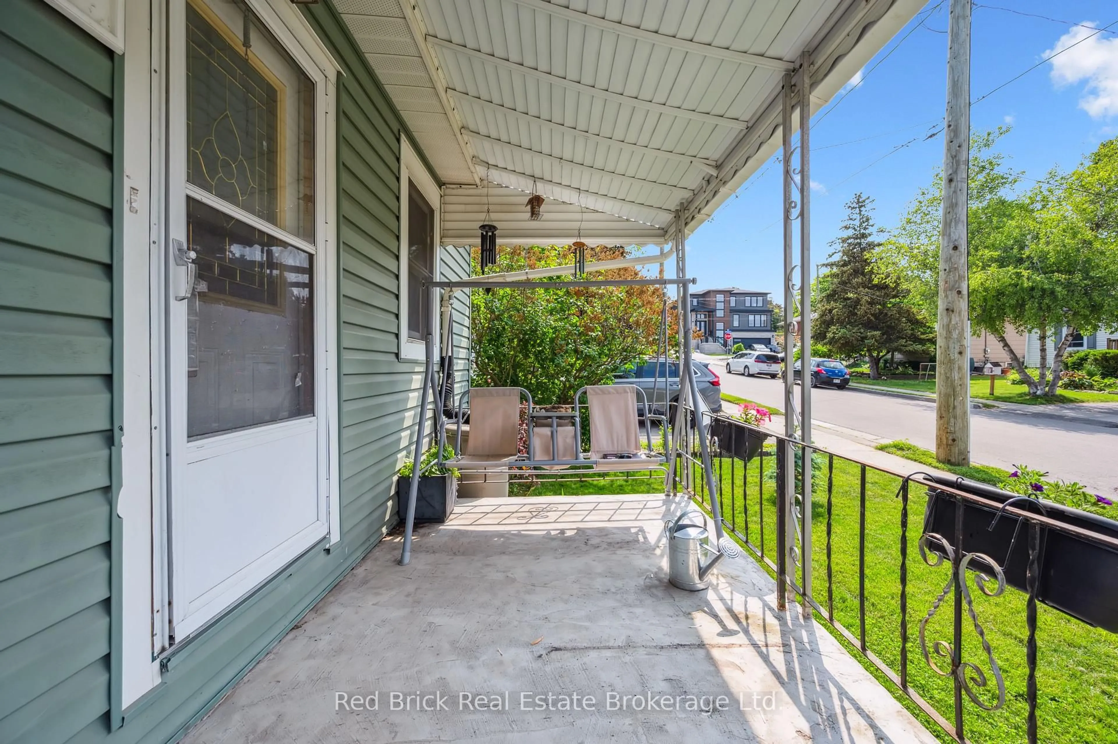 Patio, street for 28 Barton St, Guelph Ontario N1H 1M3