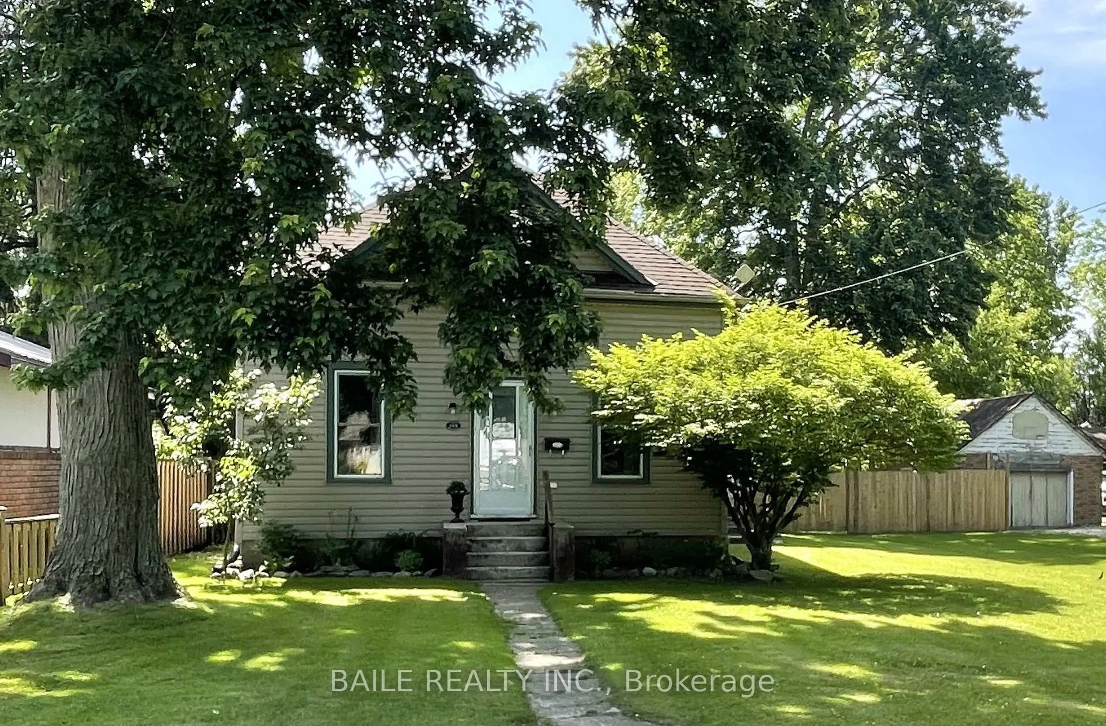 Unknown for 169 Deane St, Southwest Middlesex Ontario N0L 1M0