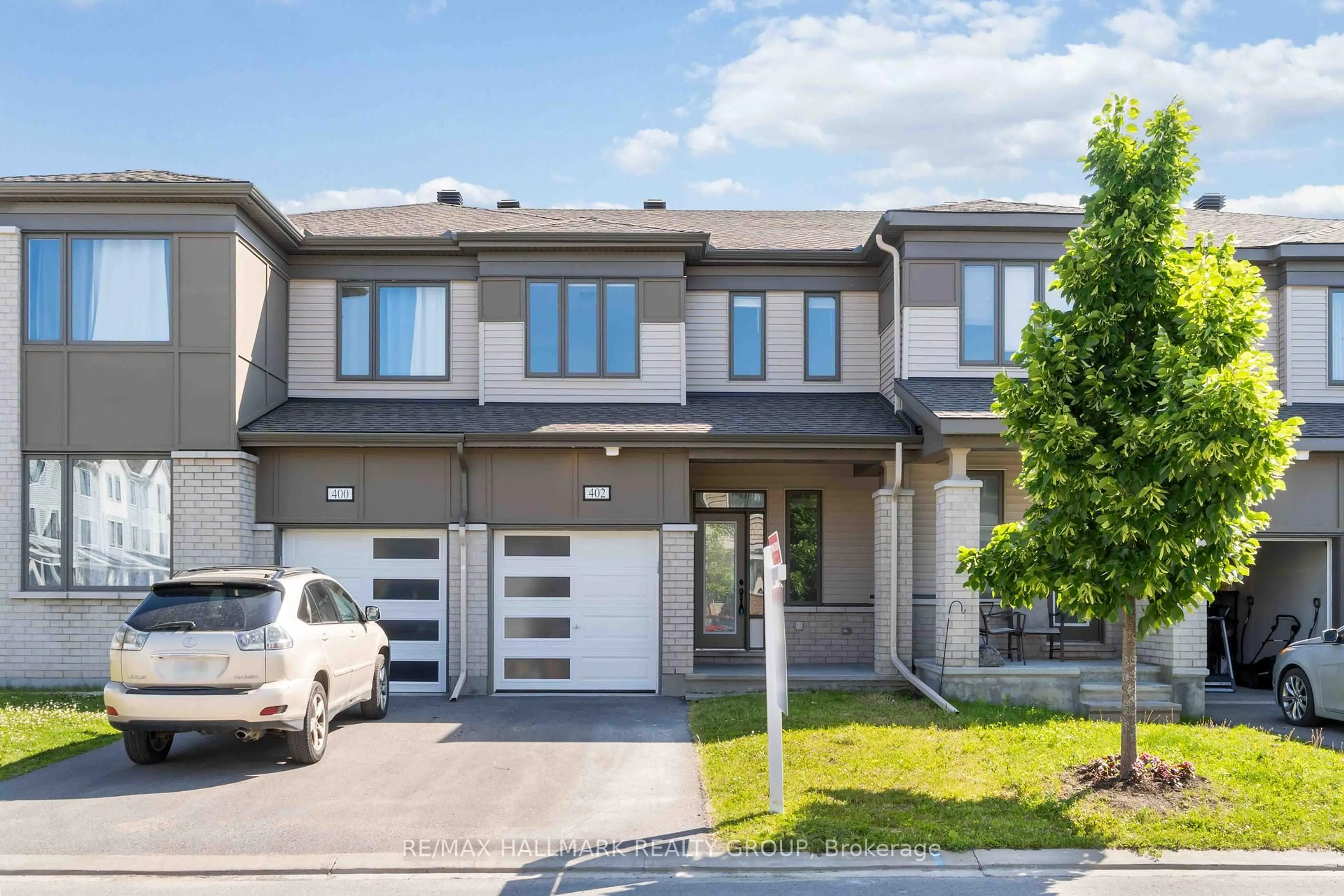 Unknown for 402 Edgevalley Crt, Stittsville Ontario K2S 2R3