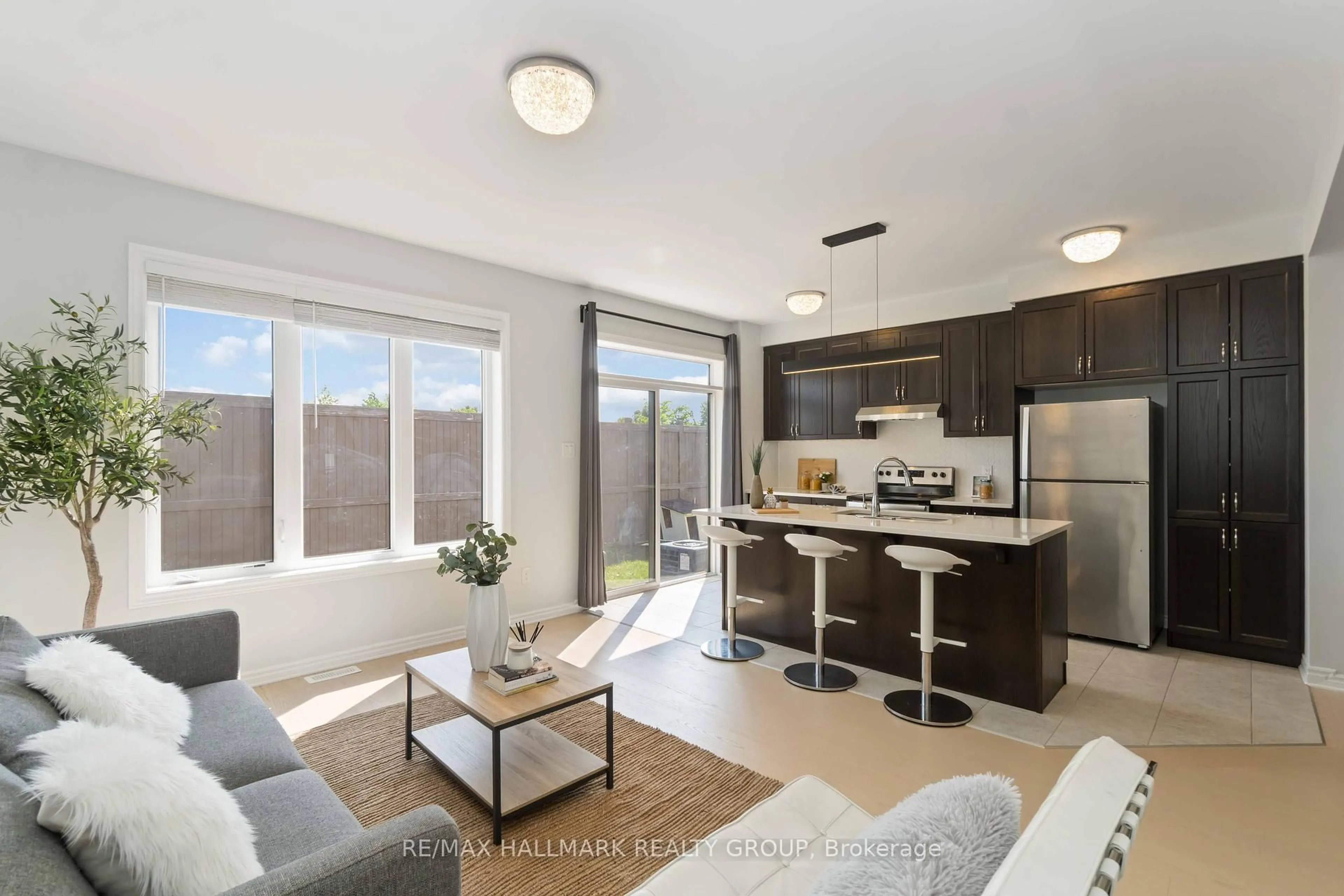 Open concept kitchen, unknown for 402 Edgevalley Crt, Stittsville Ontario K2S 2R3