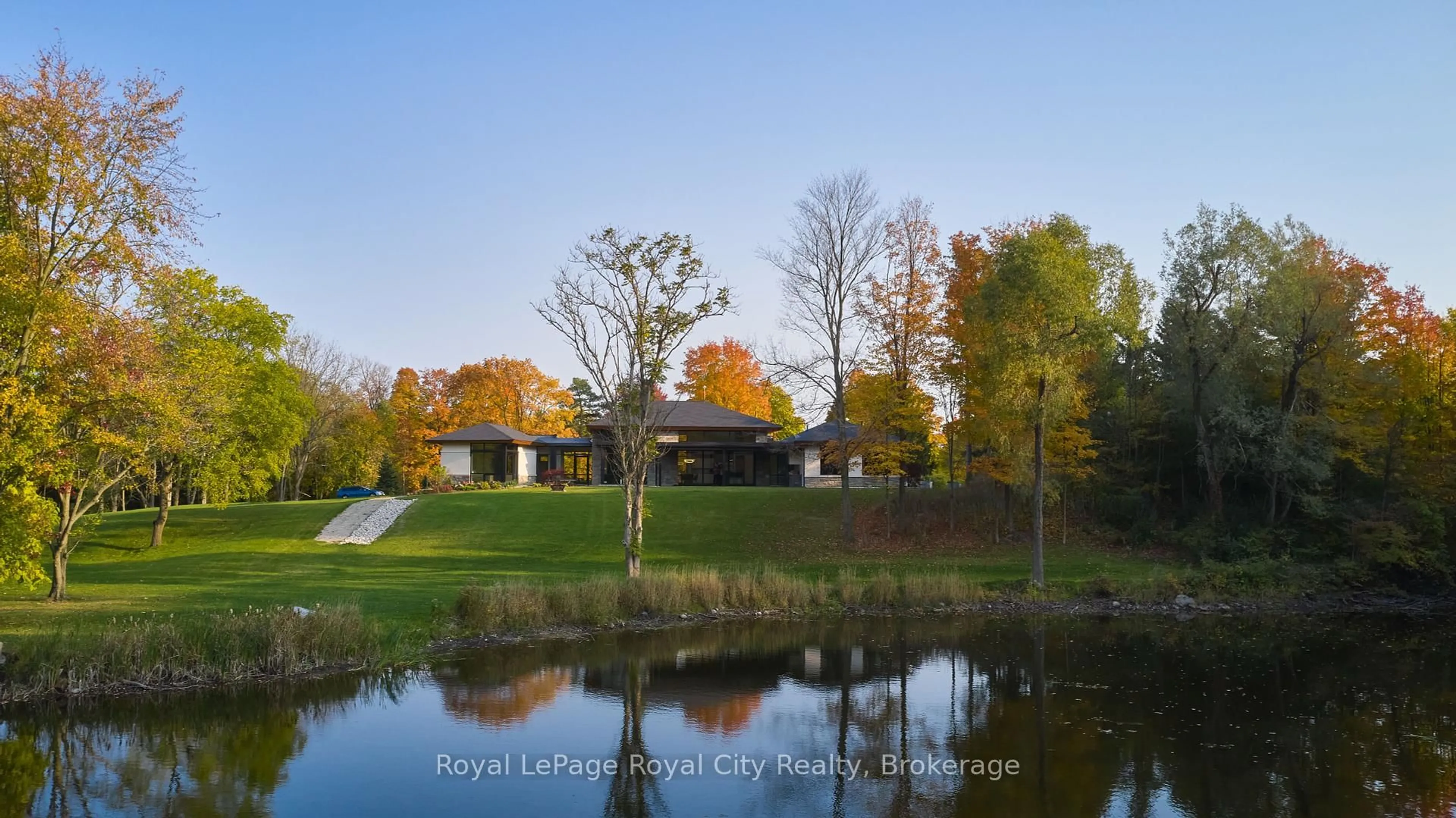 A pic from outside/outdoor area/front of a property/back of a property/a pic from drone, water/lake/river/ocean view for 164 Hume Rd, Puslinch Ontario N0B 2J0