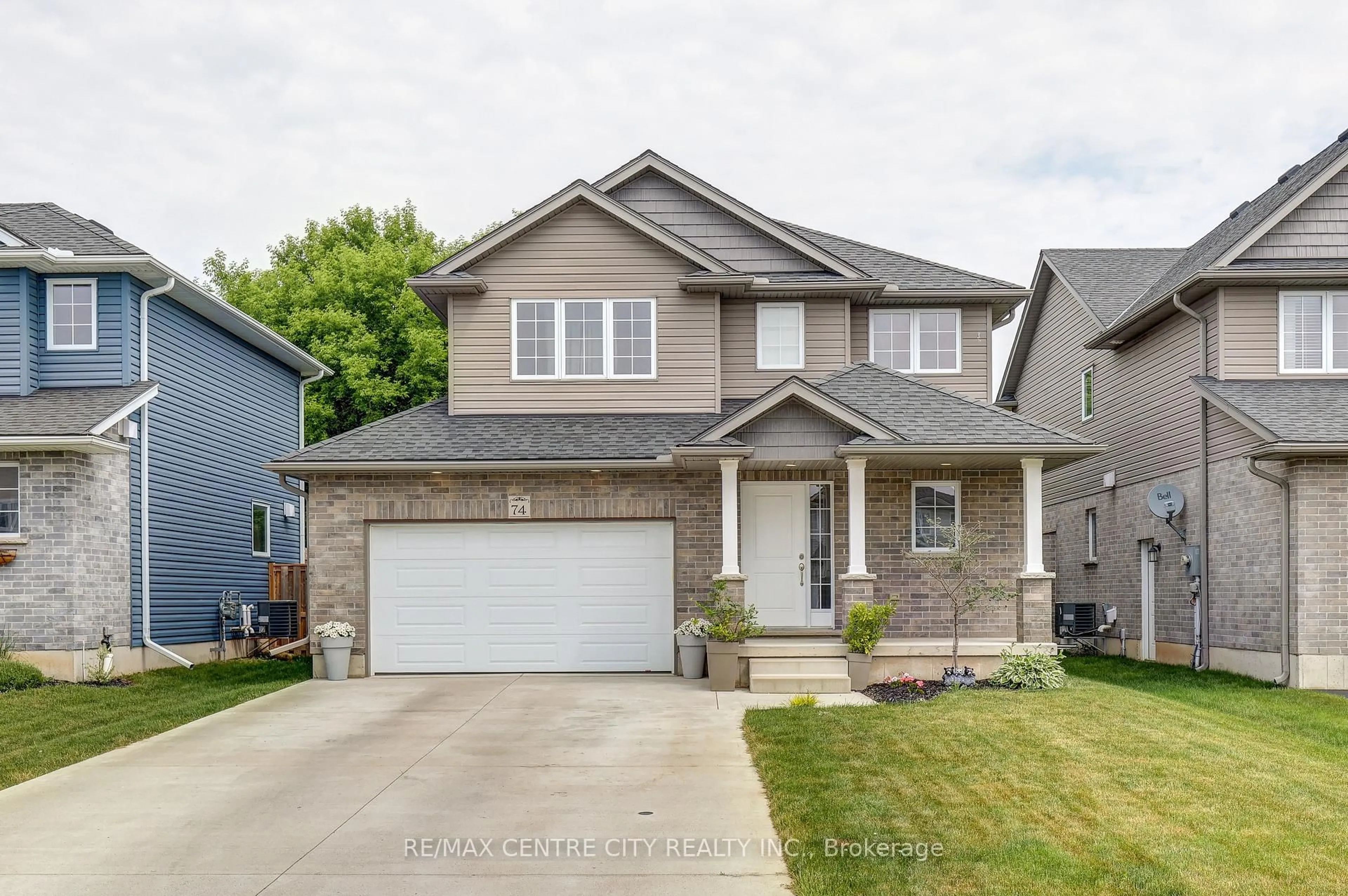 Home with vinyl exterior material, street for 74 Pearl St, Tillsonburg Ontario N4G 0A3