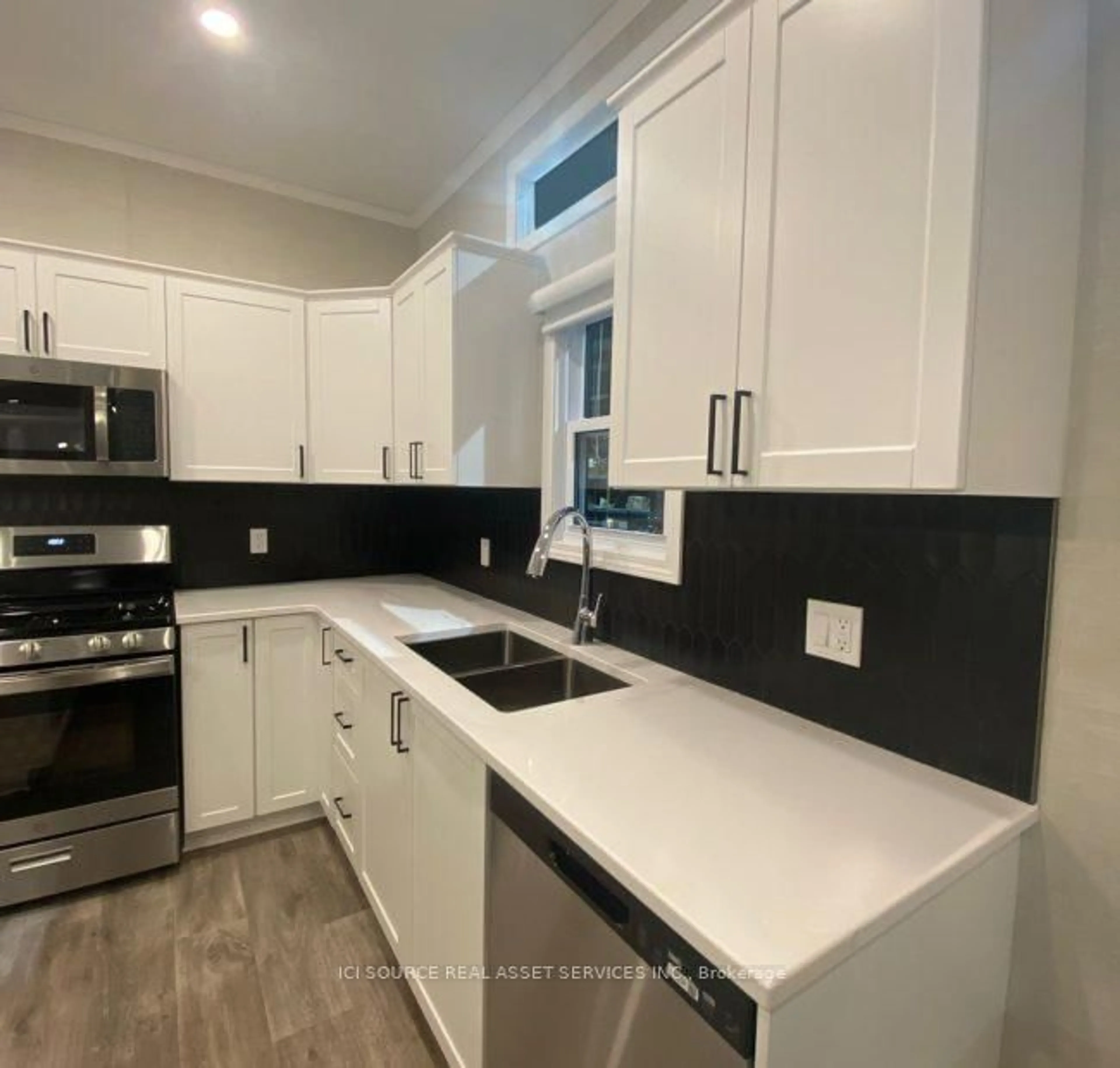 Open concept kitchen, ceramic/tile floor for 7100 County Rd 18 #BGR823, Alnwick/Haldimand Ontario K0K 2X0