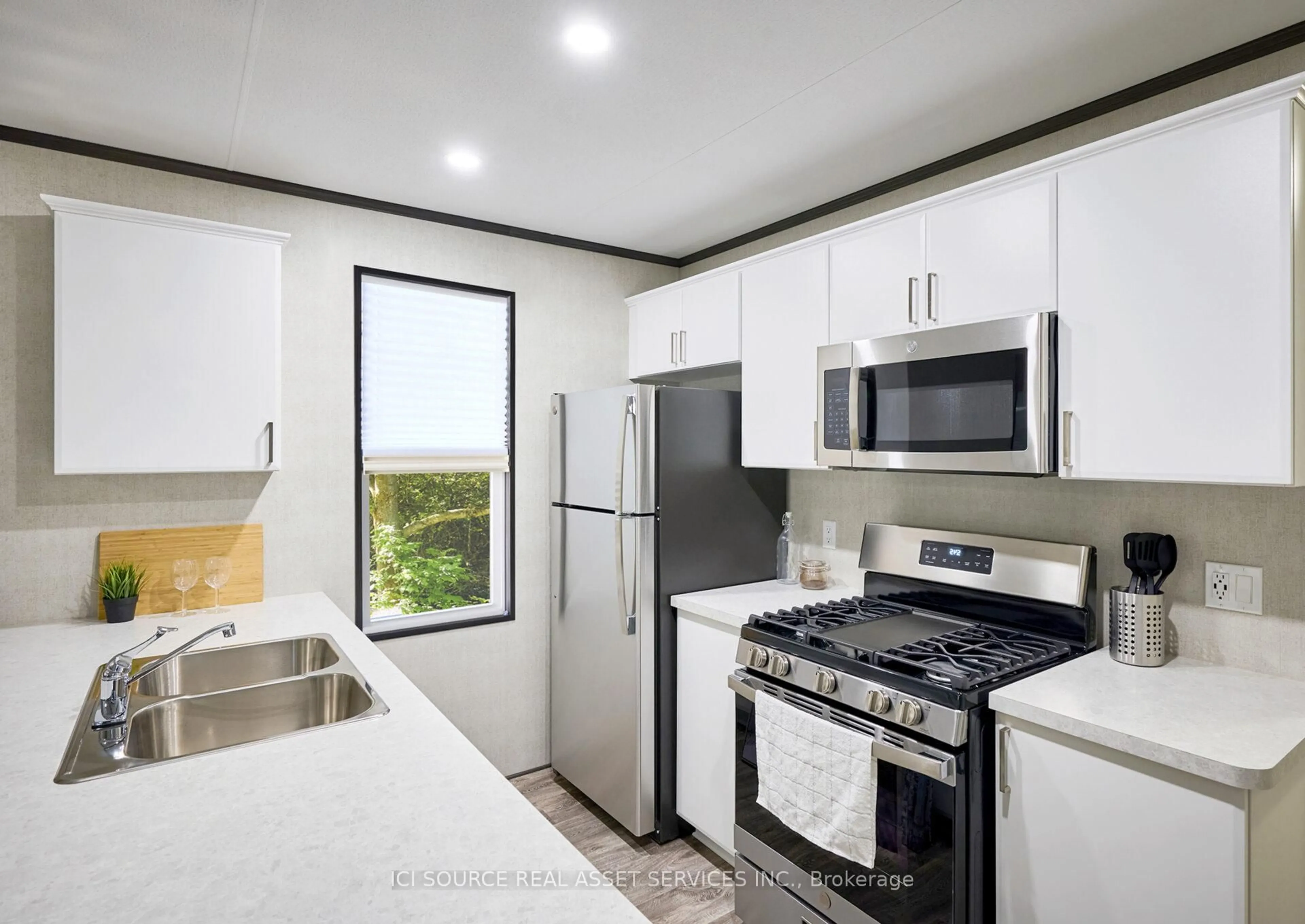 Standard kitchen, ceramic/tile floor for 1336 S Morrison Lake Rd #MOR011, Gravenhurst Ontario P0E 1G0