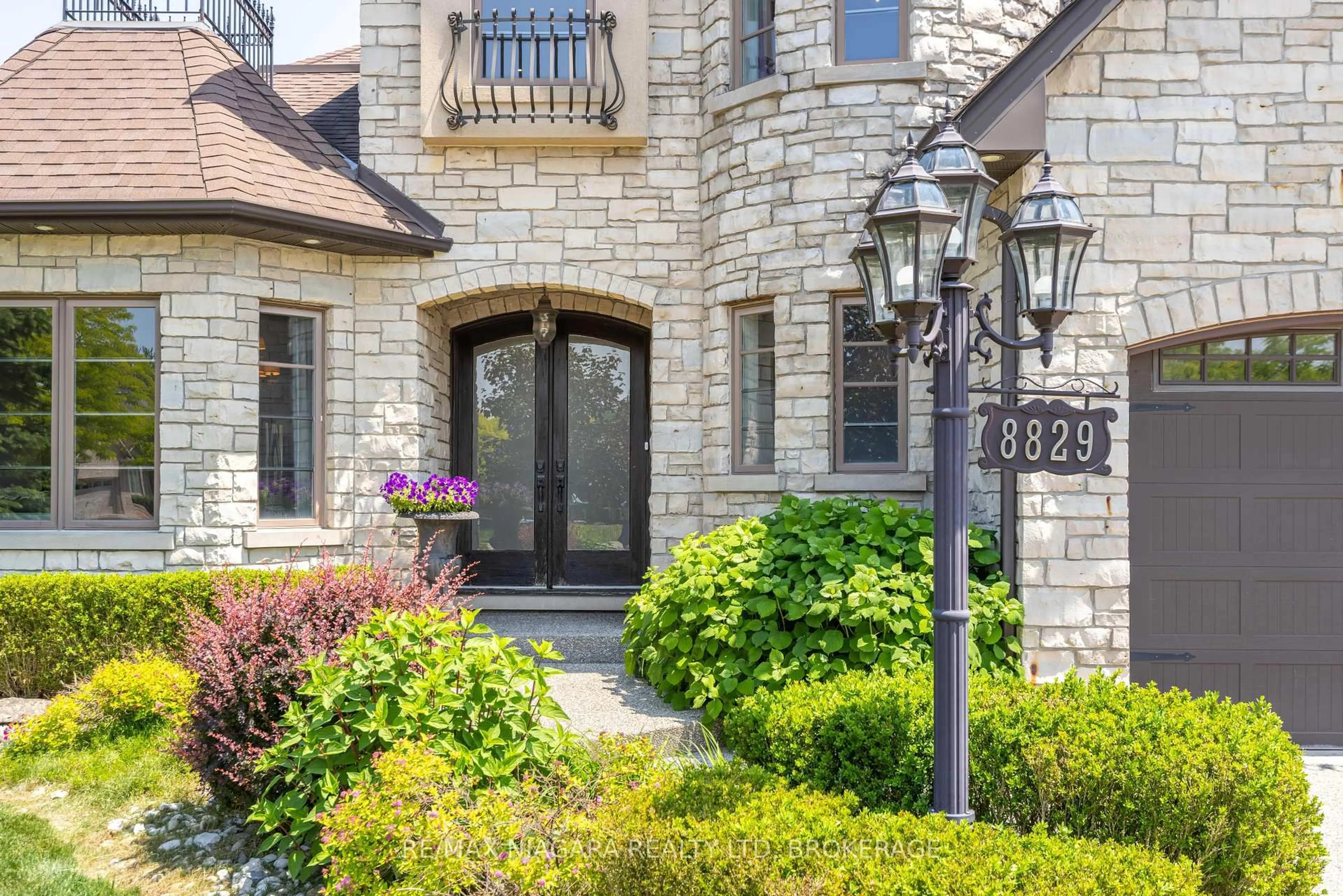 Home with brick exterior material, street for 8829 Joseph Crt, Niagara Falls Ontario L2H 3P1