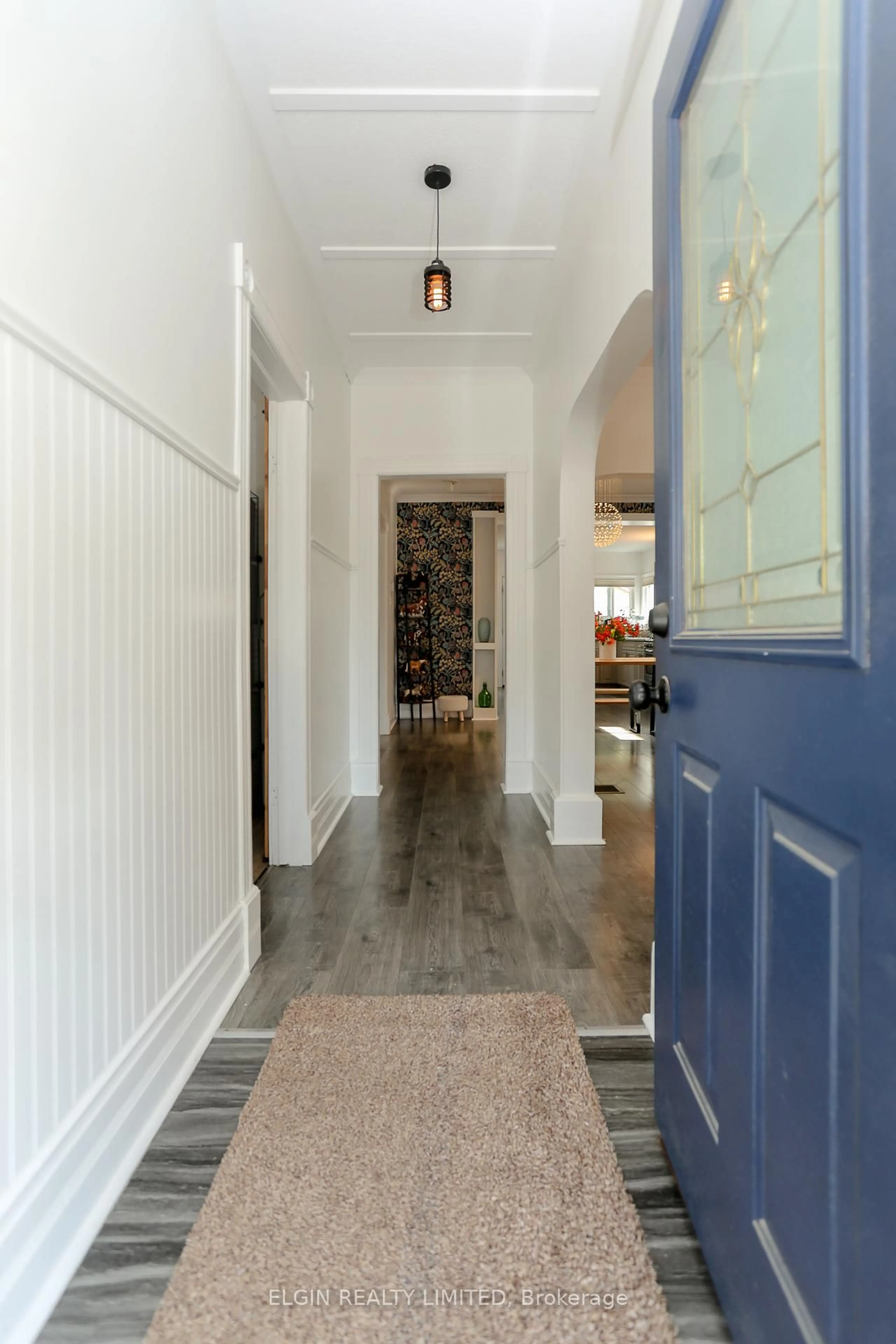 Indoor entryway for 4 Antrim St, St. Thomas Ontario N5P 1S3