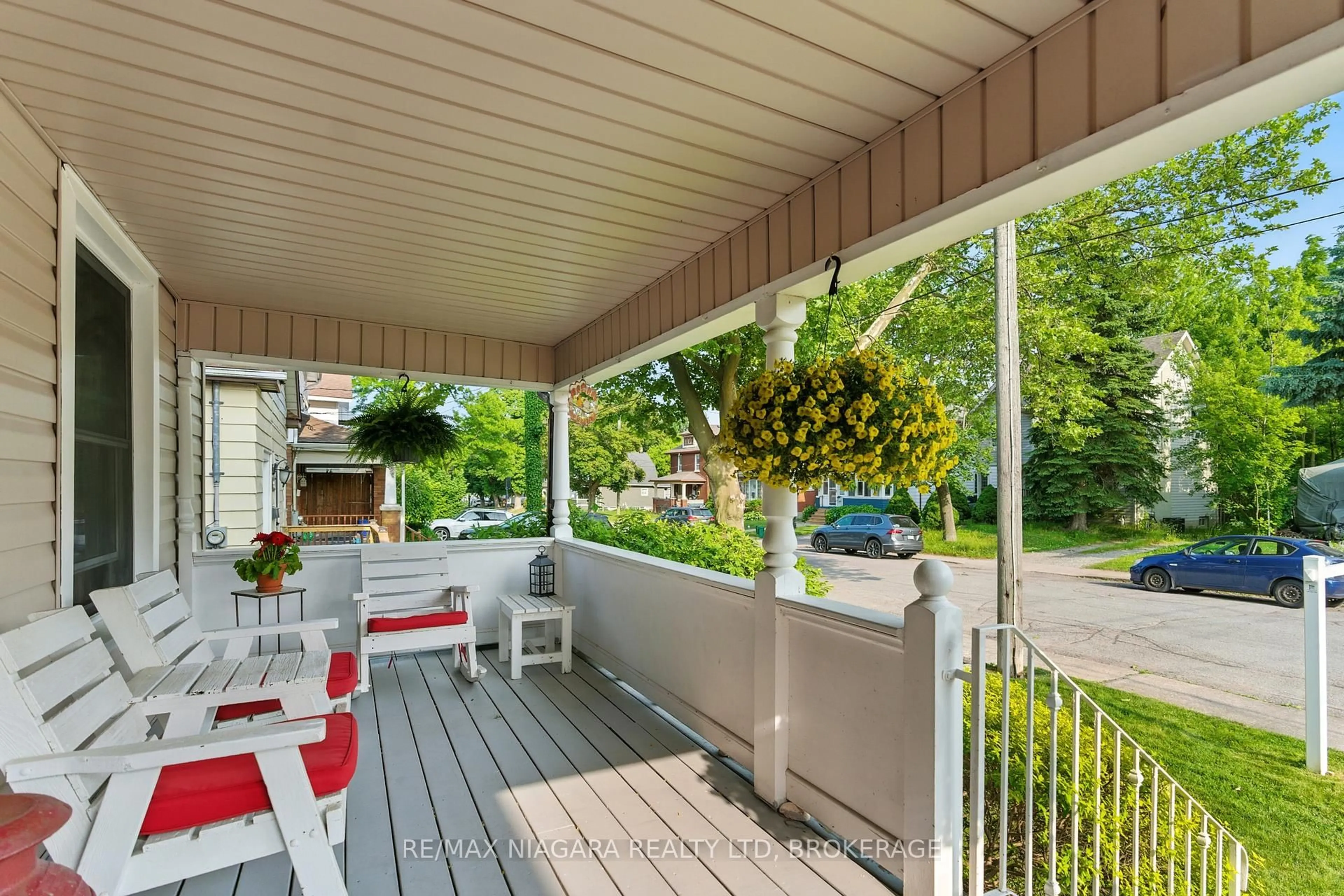 Patio, street for 5067 Willmott St, Niagara Falls Ontario L2E 2A2