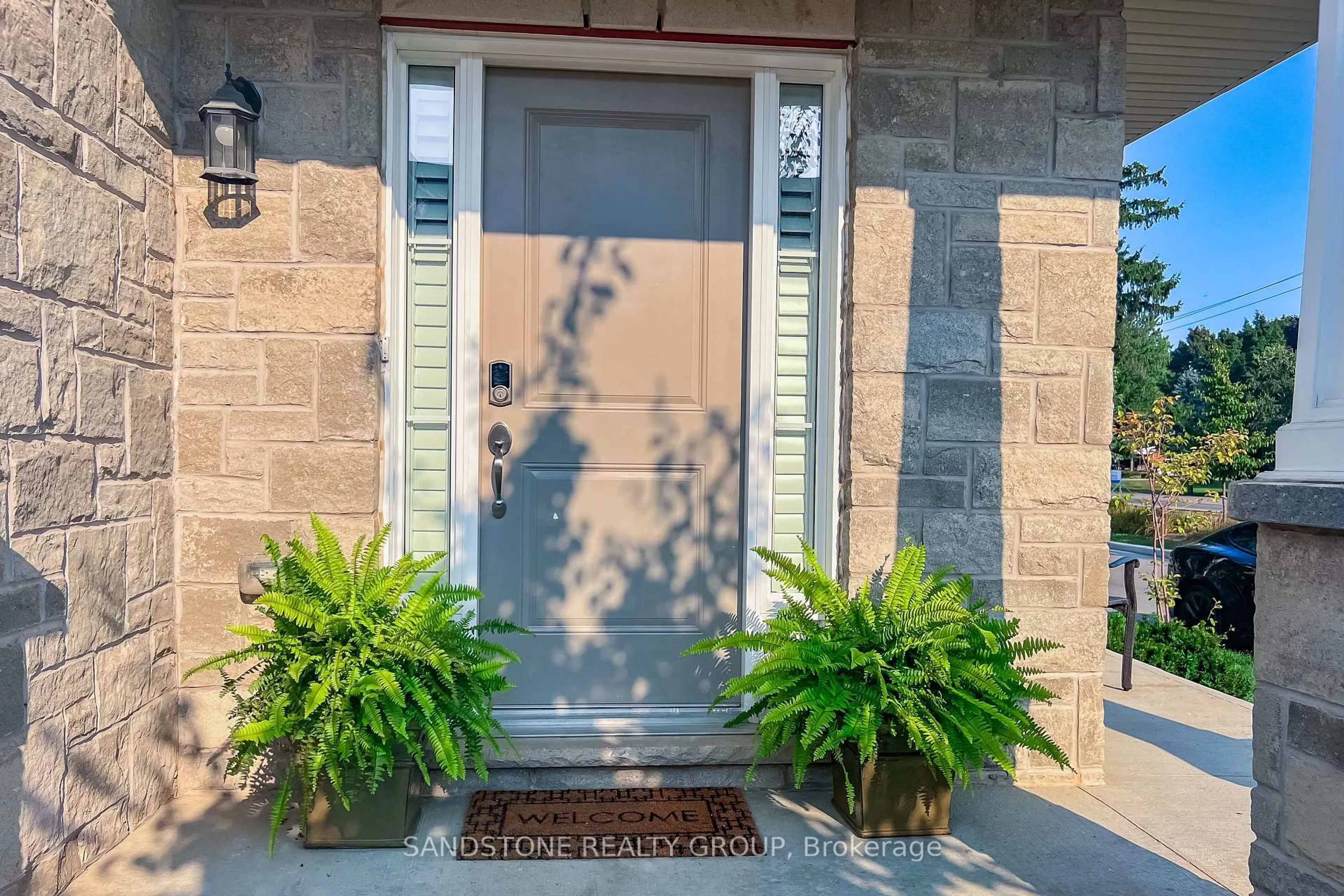 Indoor entryway for 4 Garlent Ave, Hamilton Ontario L9G 3K9