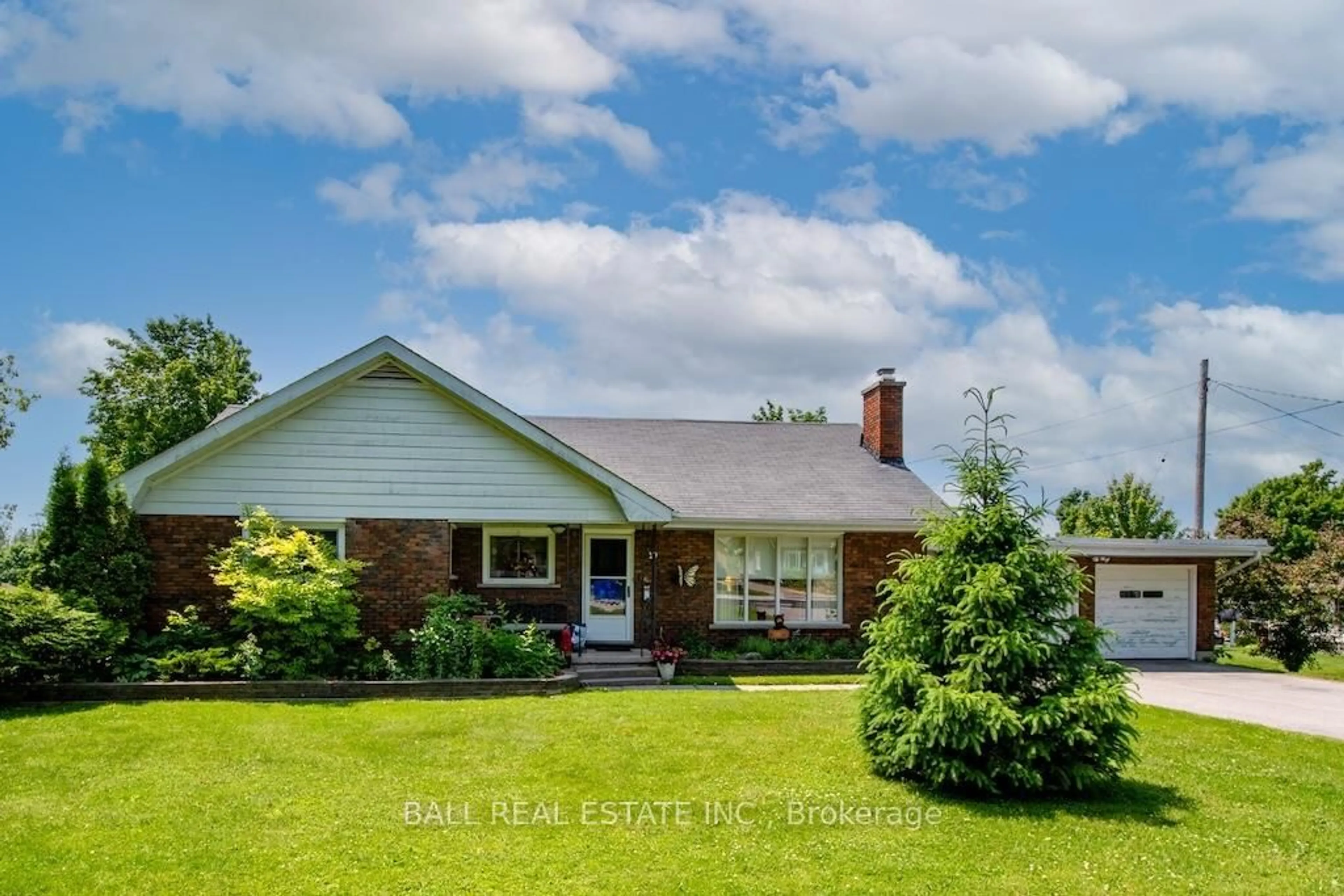 Home with brick exterior material, water/lake/river/ocean view for 19 Prospect St, Selwyn Ontario K0L 2H0