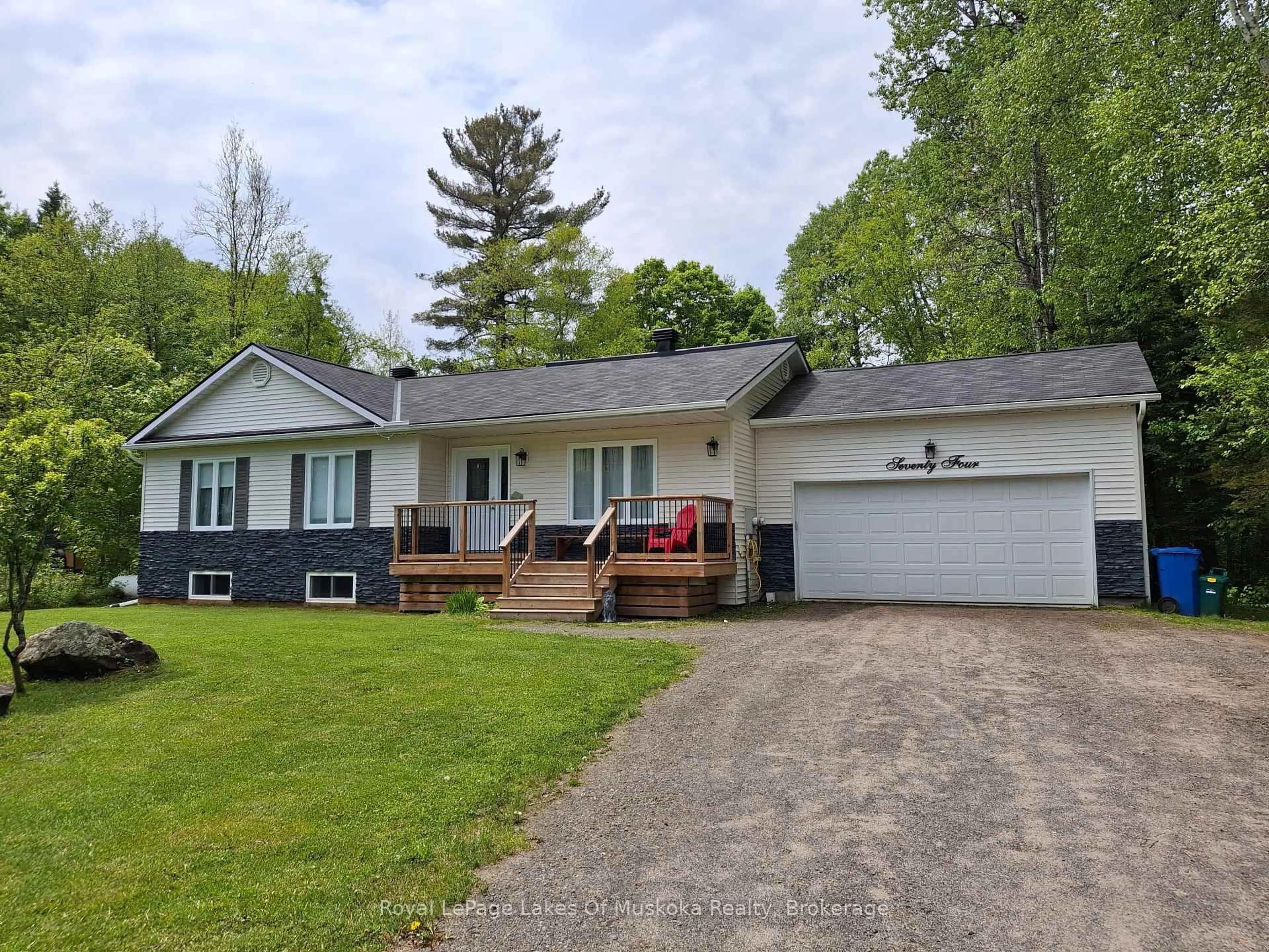 Unknown for 74 GLENCAIRN Cres, Huntsville Ontario P1H 2J4