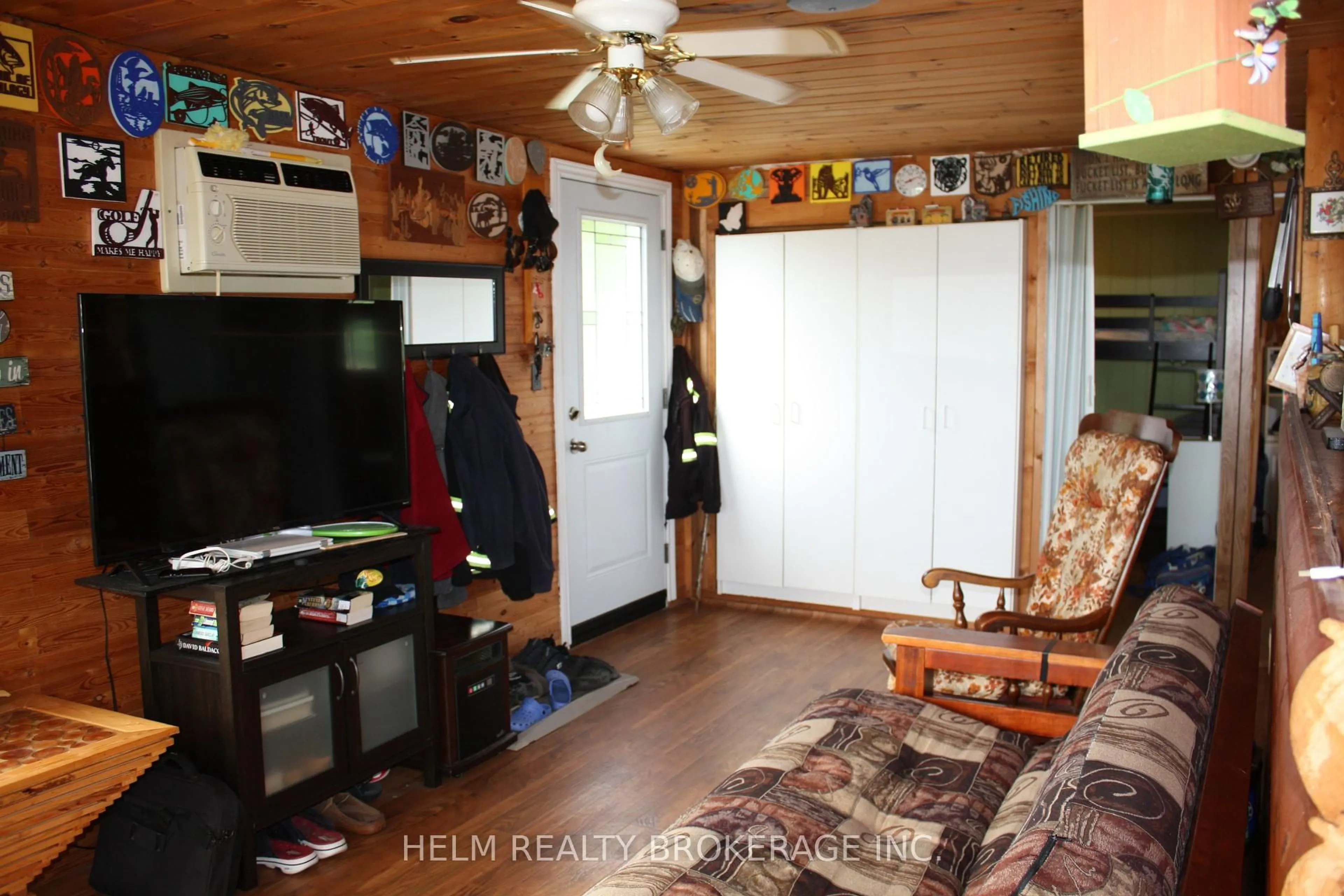 A pic of a room for 14 Lakeshore Rd, Bonfield Ontario P0H 1E0