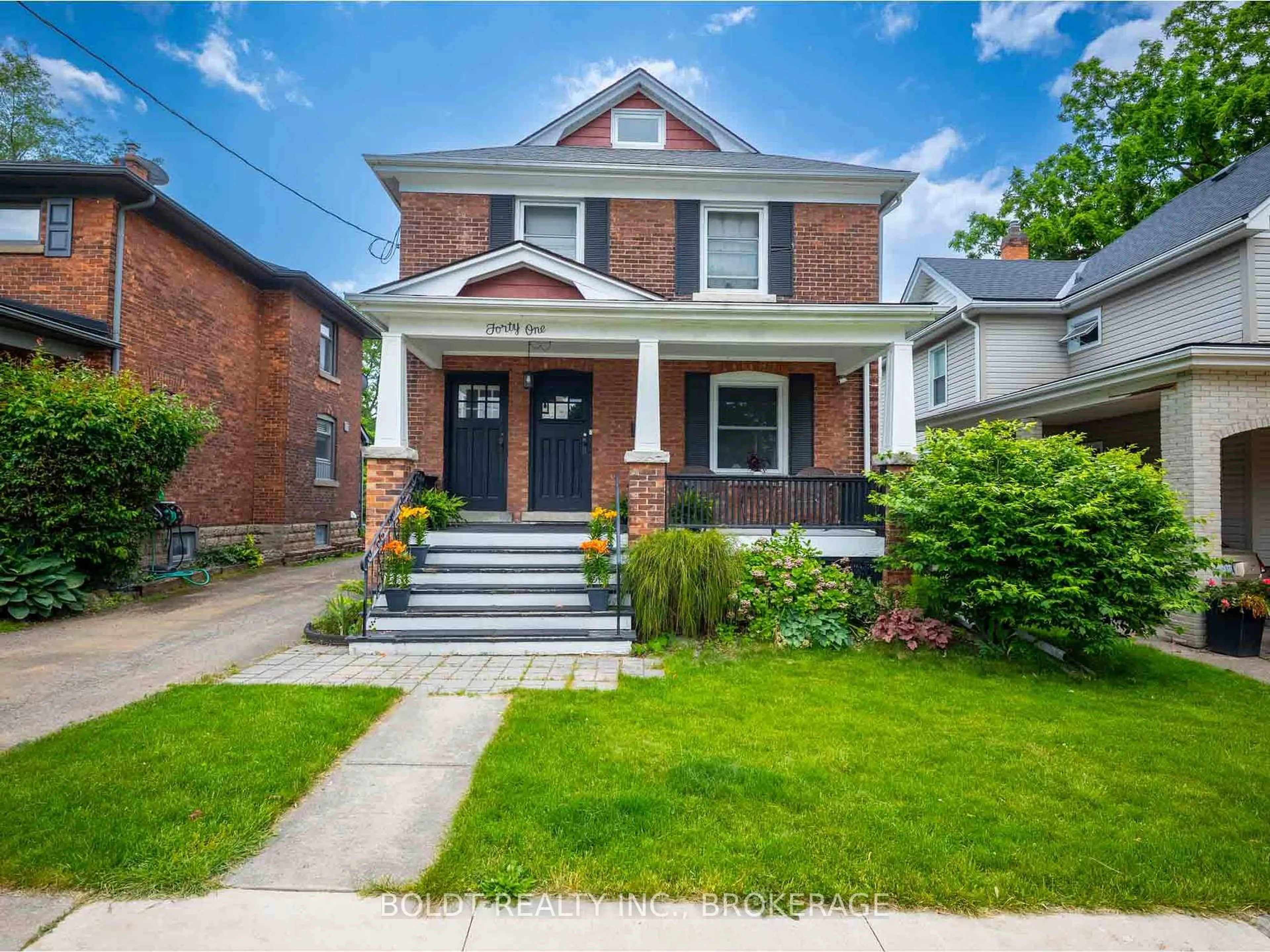 Home with brick exterior material, street for 41 THOMAS St, St. Catharines Ontario L2R 6L8