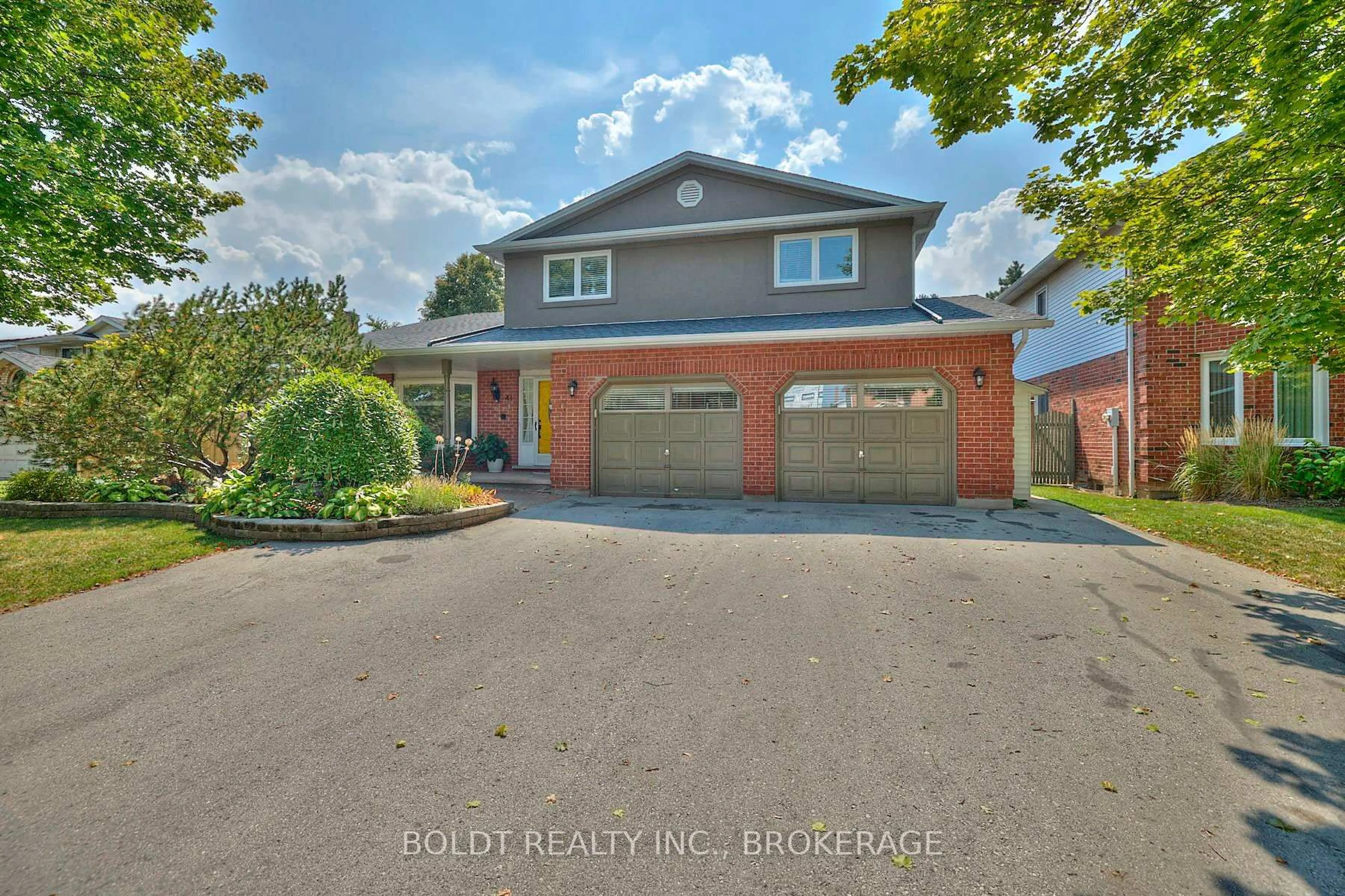 Home with brick exterior material, street for 41 Farmington Dr, St. Catharines Ontario L2S 3G1