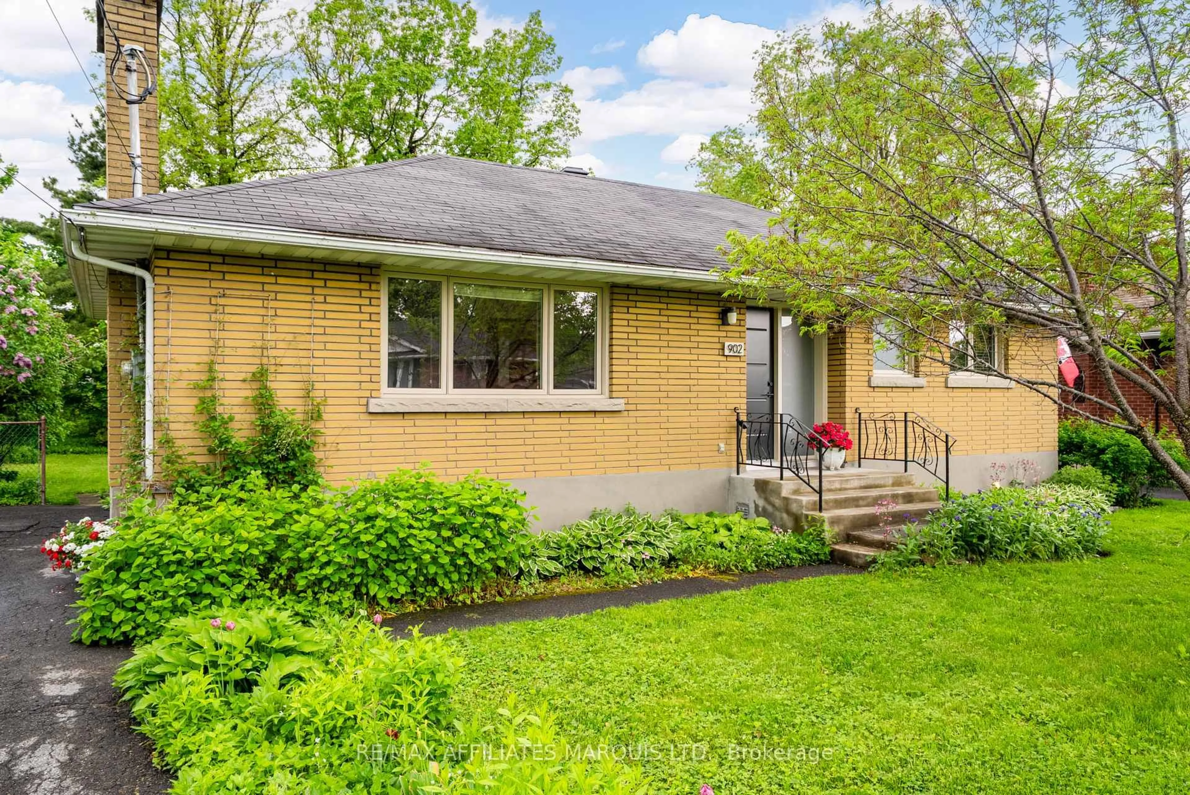 Home with brick exterior material, street for 902 Pescod Ave, Cornwall Ontario K6J 2J7