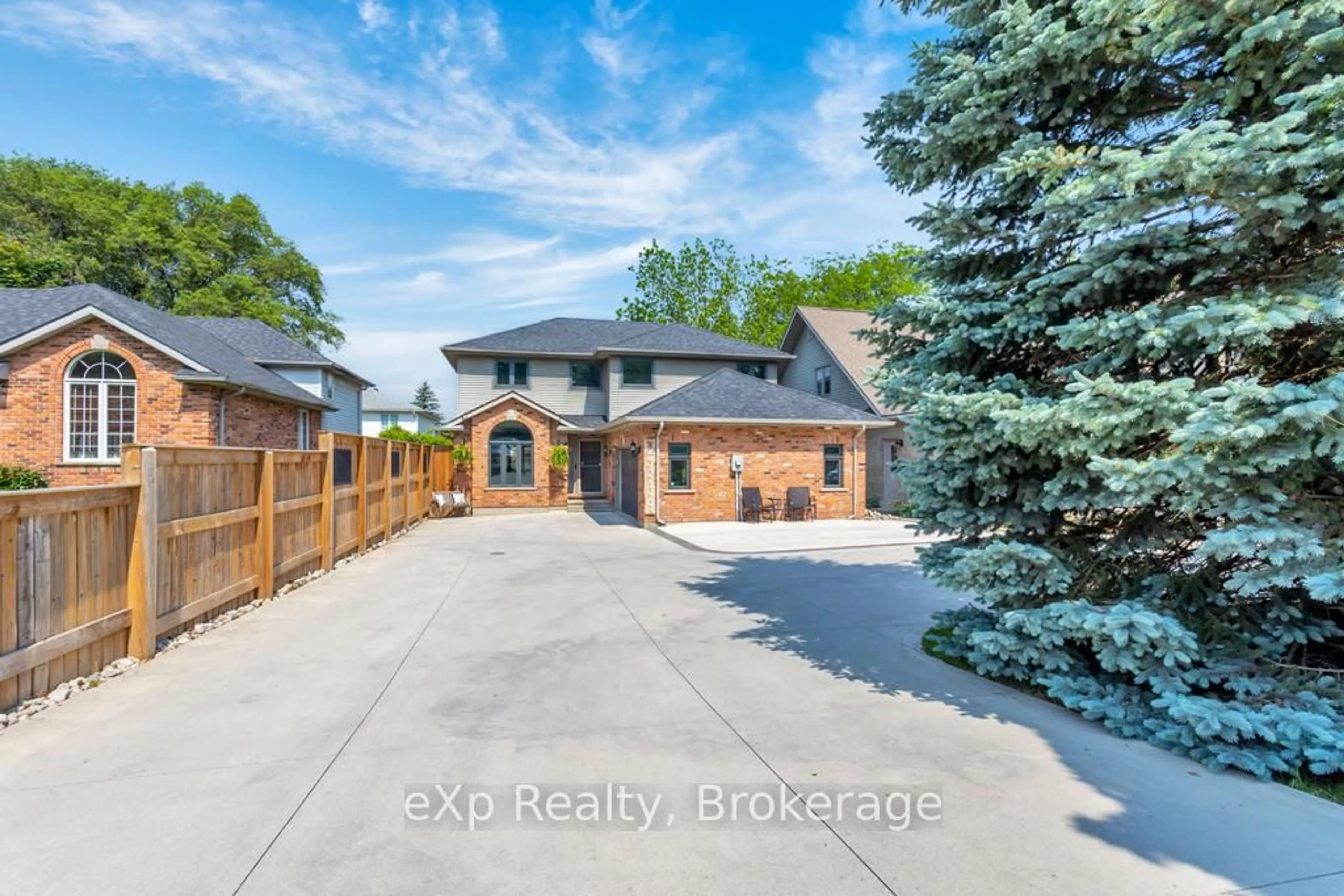 A pic from outside/outdoor area/front of a property/back of a property/a pic from drone, unknown for 510 Mornington St, Stratford Ontario N5A 5G9