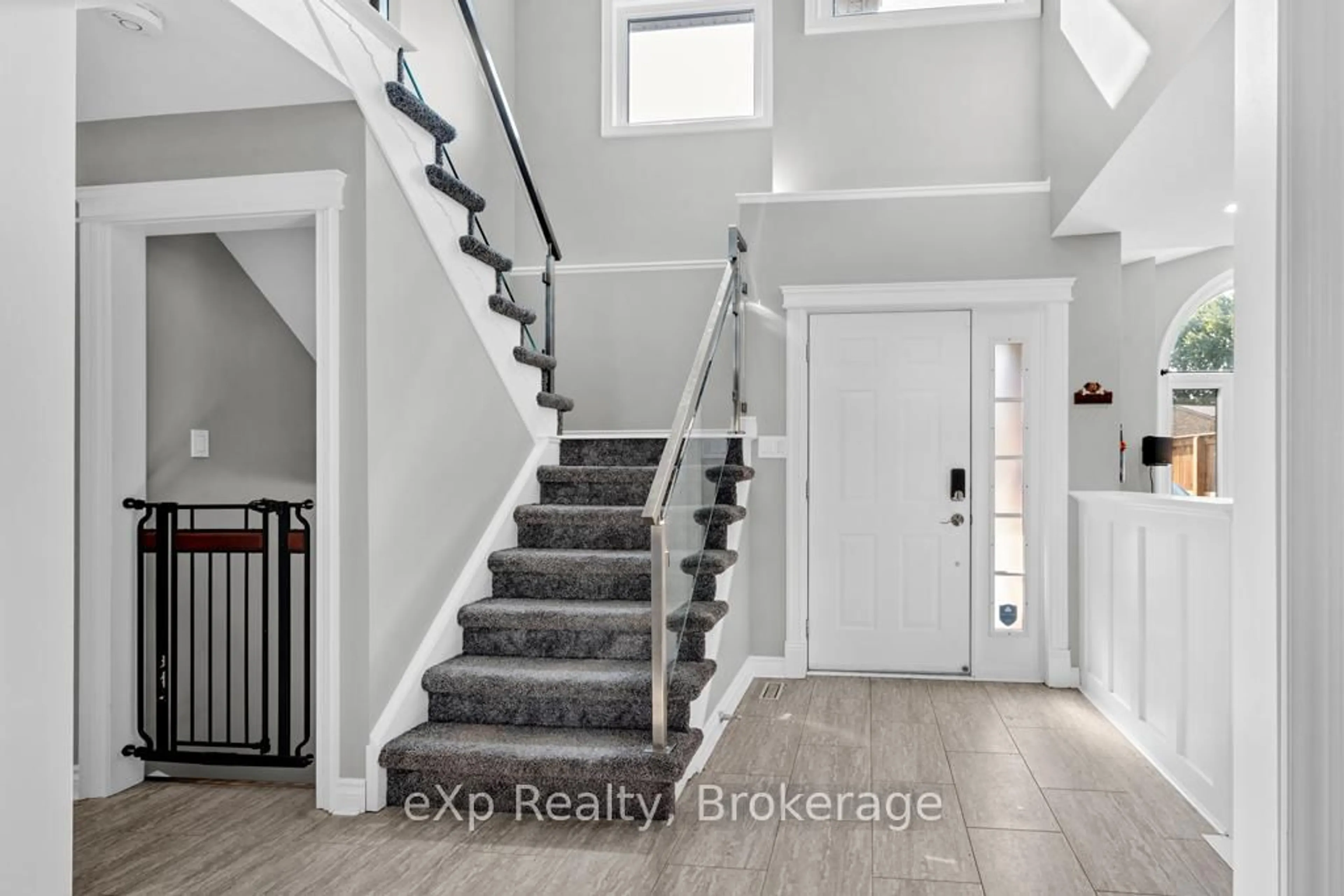 Indoor entryway for 510 Mornington St, Stratford Ontario N5A 5G9