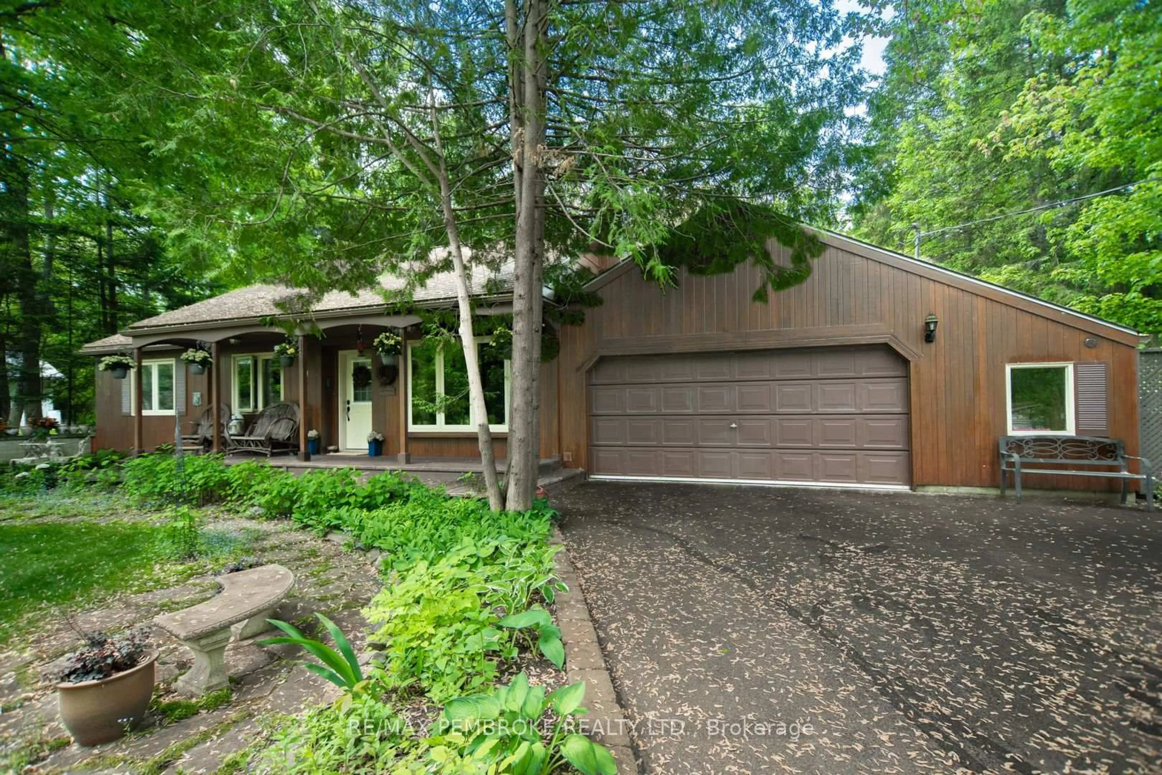 Home with brick exterior material, unknown for 377 River Dr, Petawawa Ontario K8A 6W7