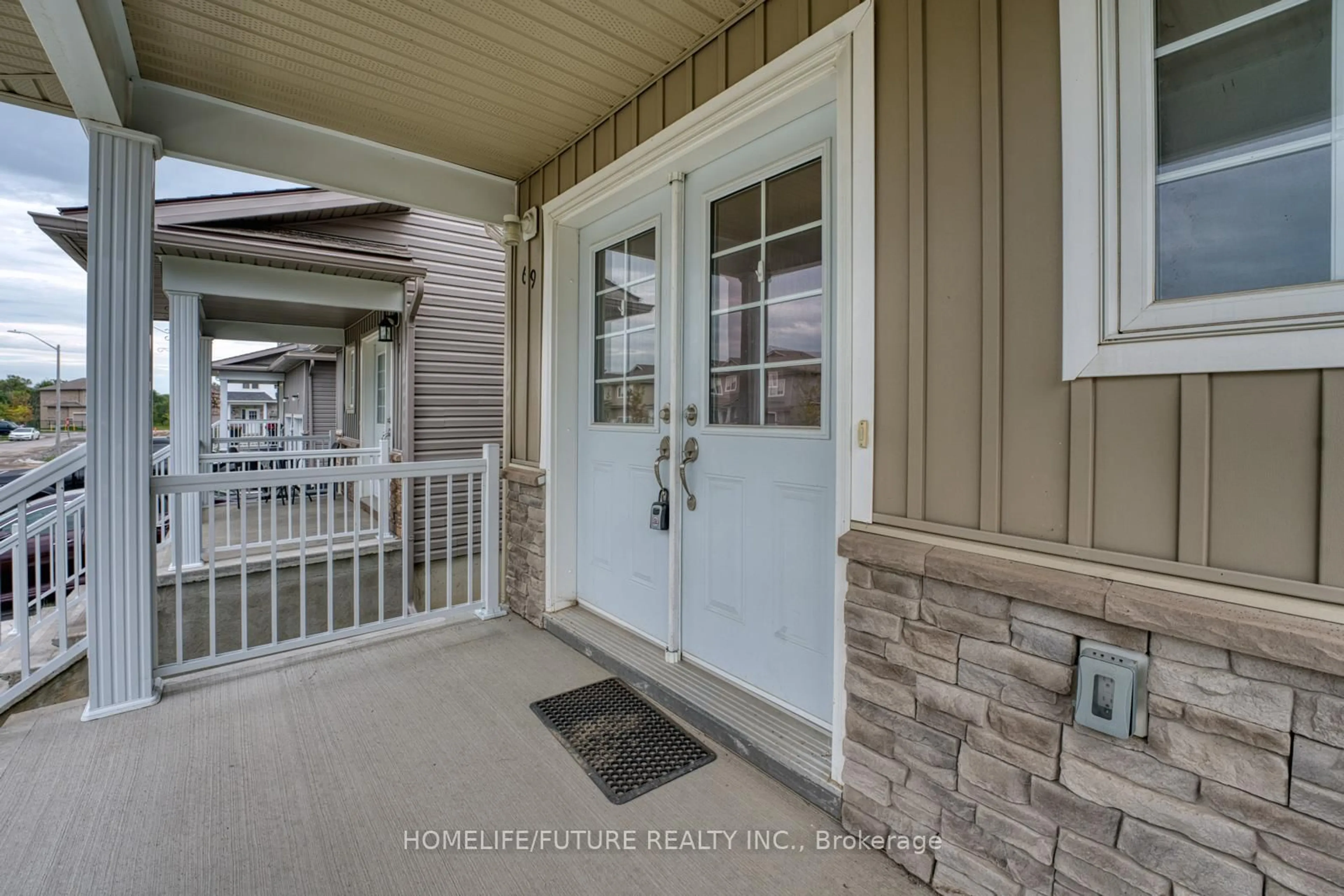 Indoor entryway for 69 Brennan Cres, Bissett Creek Ontario K0H 2H0