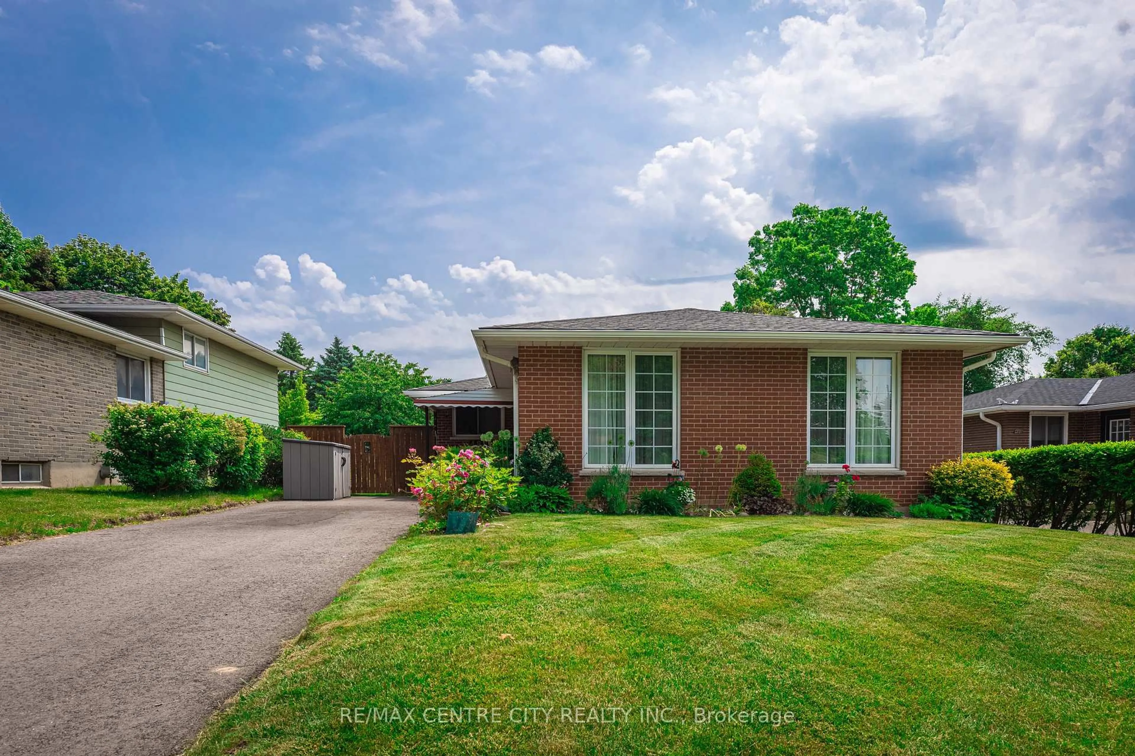 Home with brick exterior material, street for 482 Castlegrove Blvd, London North Ontario N6G 1K8