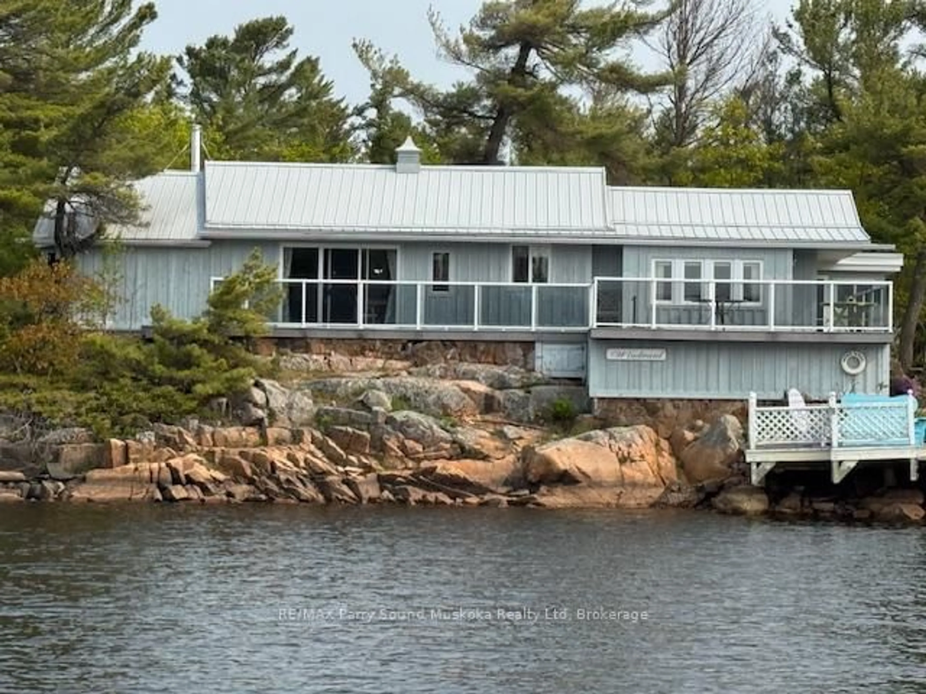 Home with vinyl exterior material, water/lake/river/ocean view for 1 A775 Island, The Archipelago Ontario P0C 1G0