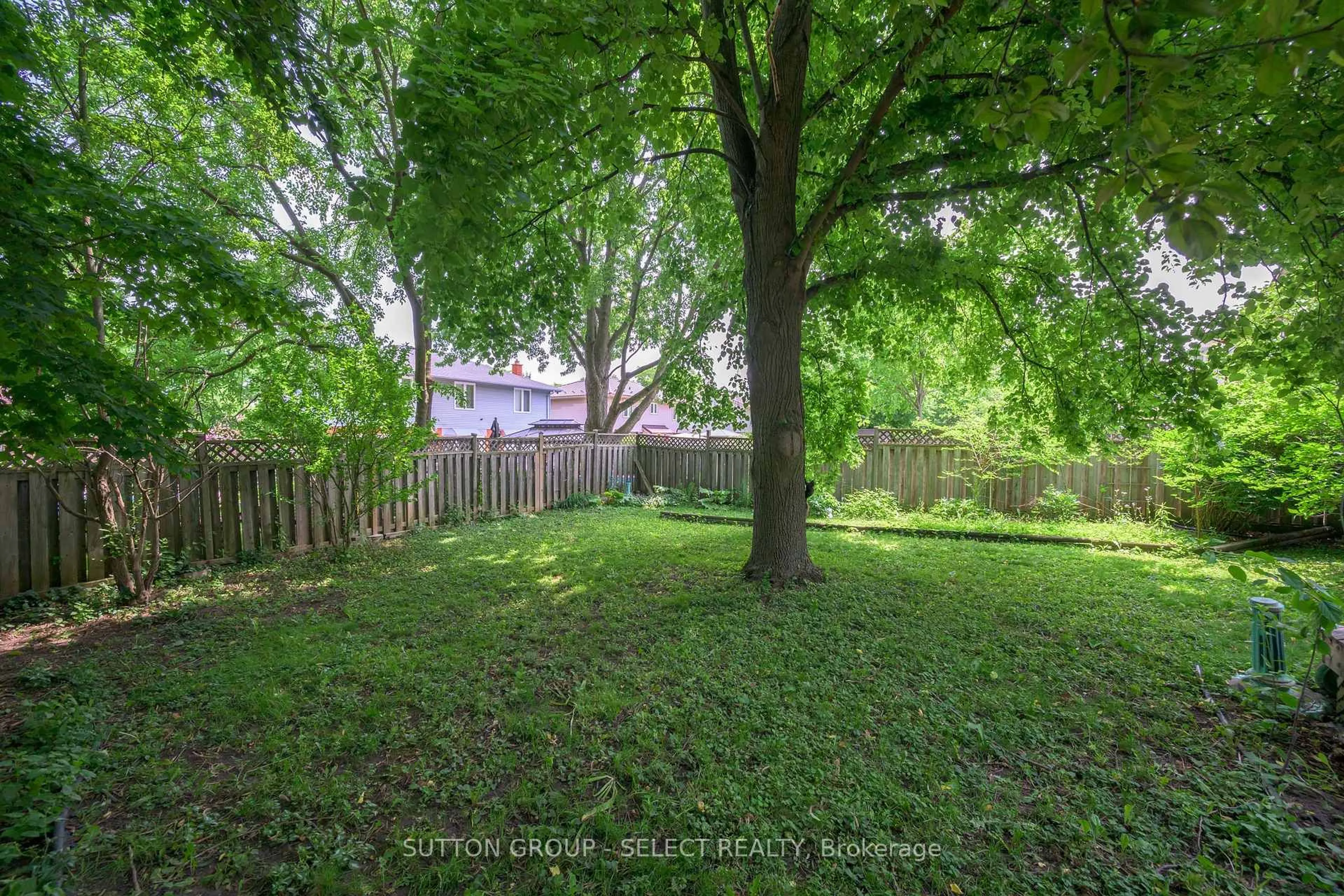 A pic from outside/outdoor area/front of a property/back of a property/a pic from drone, forest/trees view for 1717 Phillbrook Cres, London North Ontario N5X 2Z5