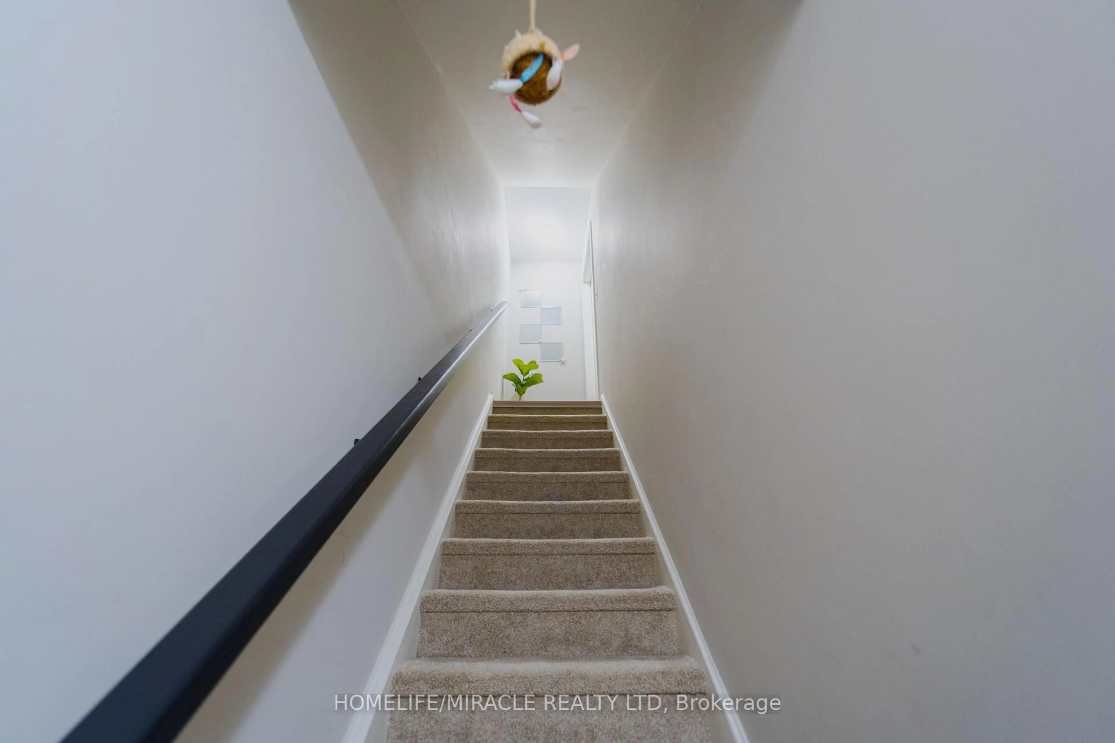 Stairs for 261 Chapel Hill #45, Kitchener Ontario N2R 0S4