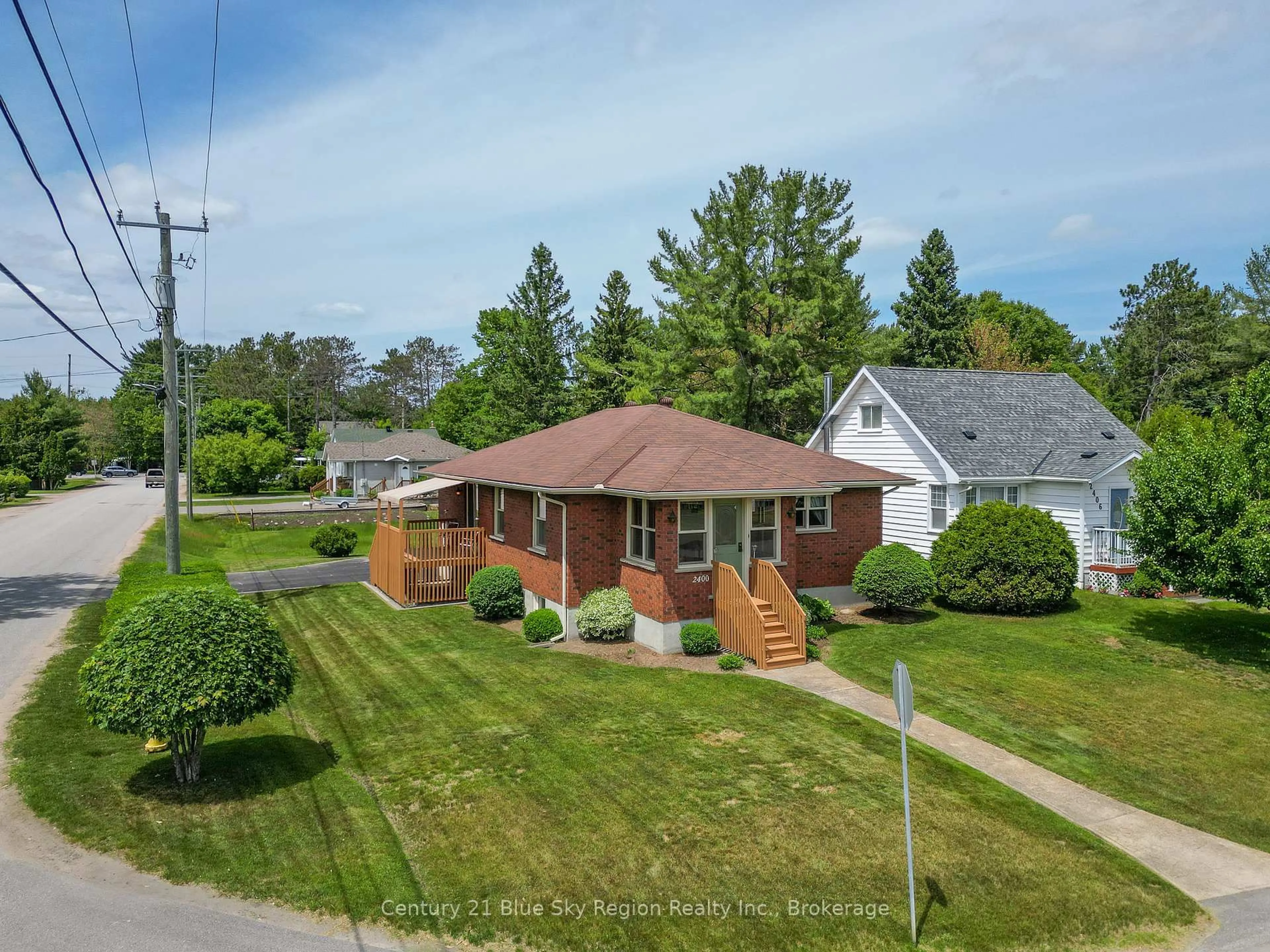 A pic from outside/outdoor area/front of a property/back of a property/a pic from drone, street for 2400 Alexander Rd, North Bay Ontario P1B 8A1