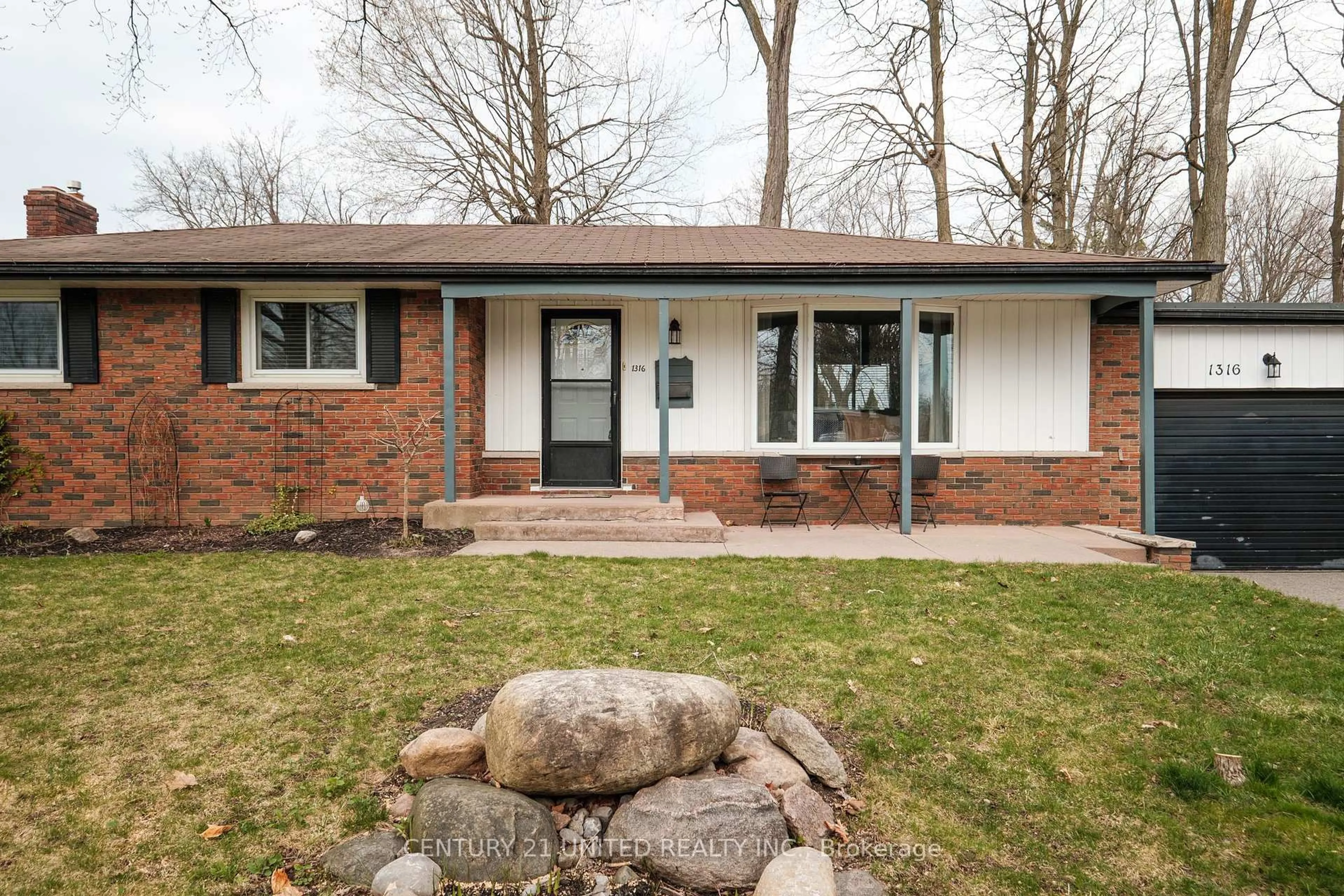Home with brick exterior material, street for 1316 Bathurst St, Peterborough North Ontario K9H 6X9
