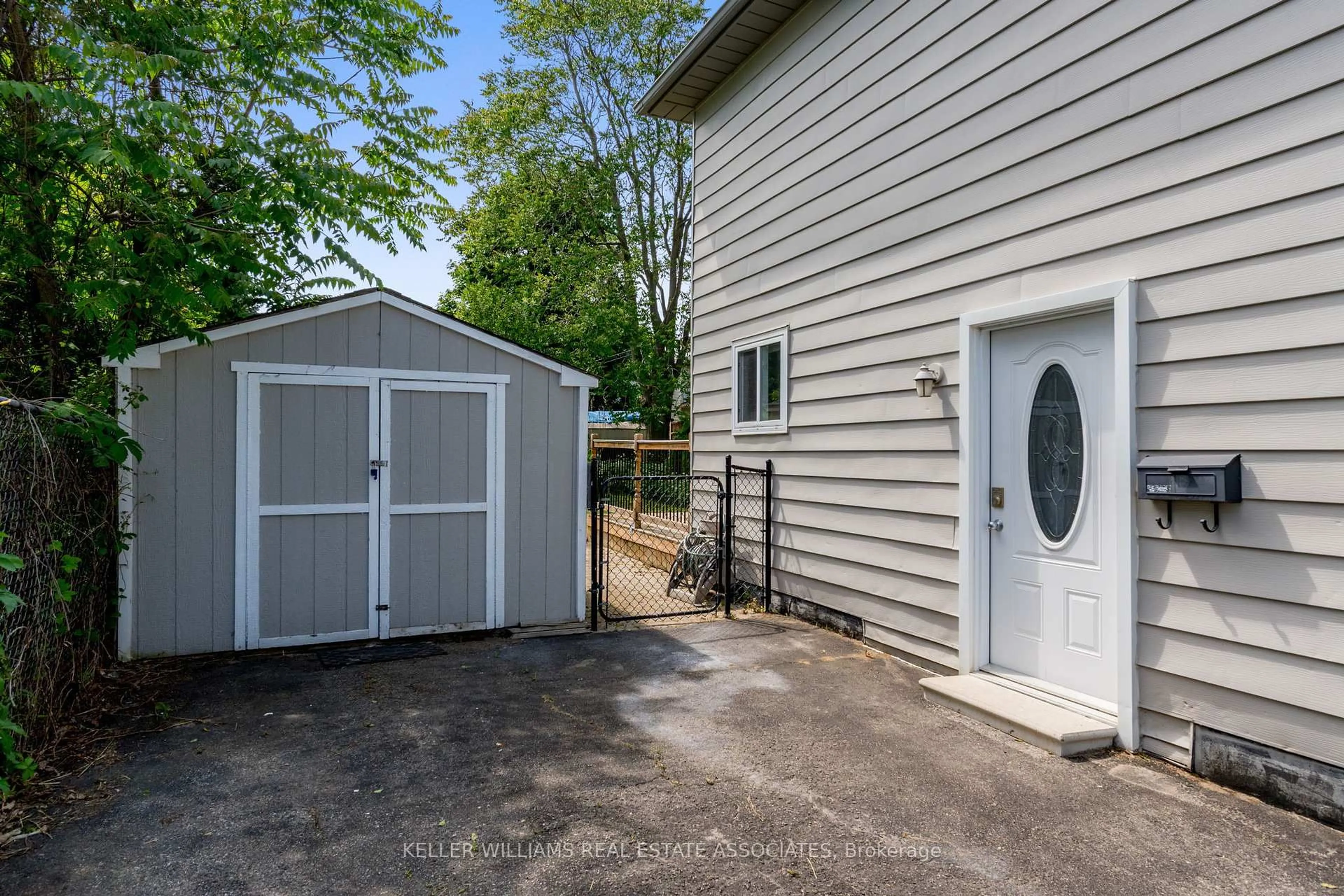 Shed for 695A Highpoint Blvd #A, Waterloo Ontario N2Z 1G8