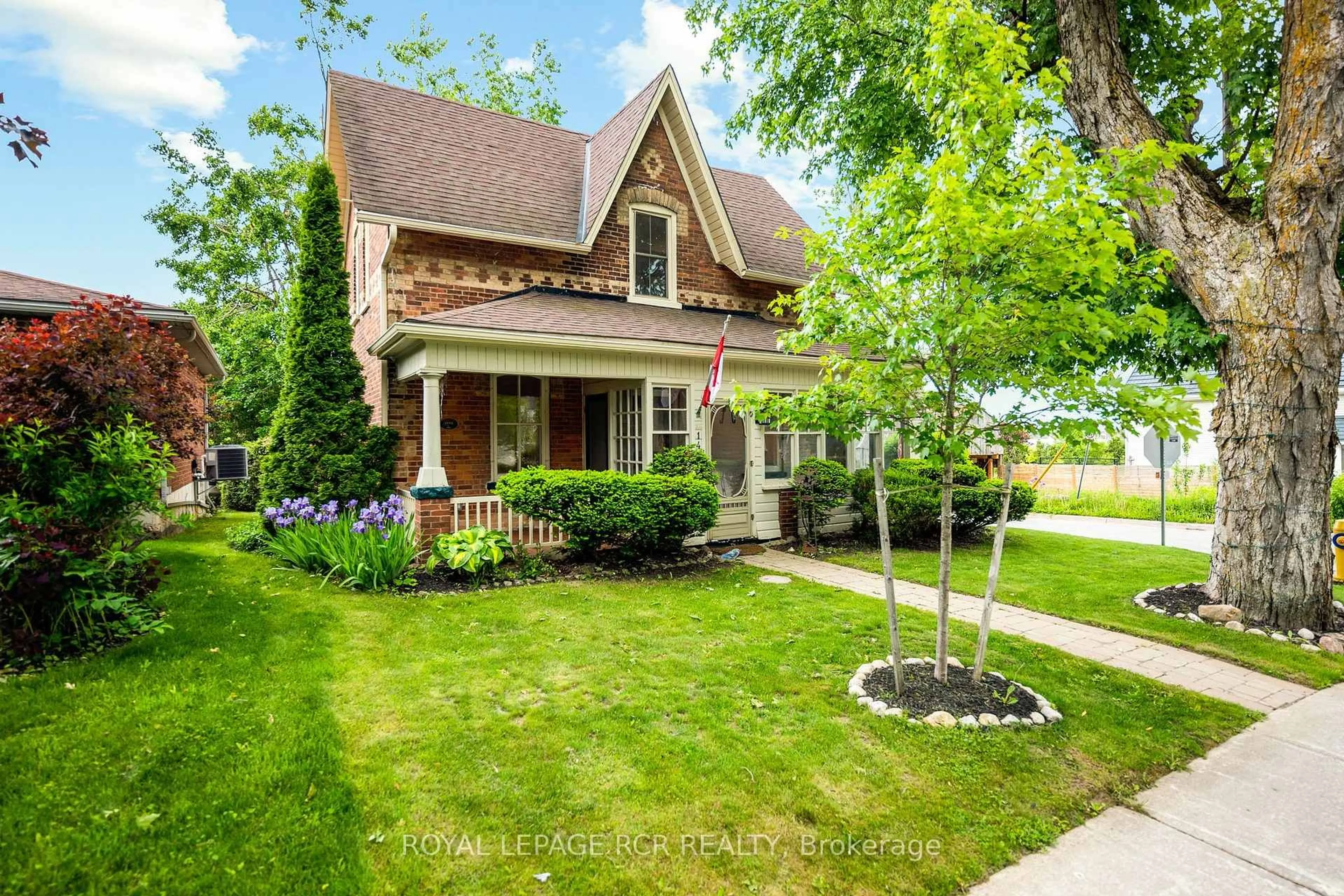 Home with brick exterior material, street for 143 First Ave, Shelburne Ontario L9V 2X7