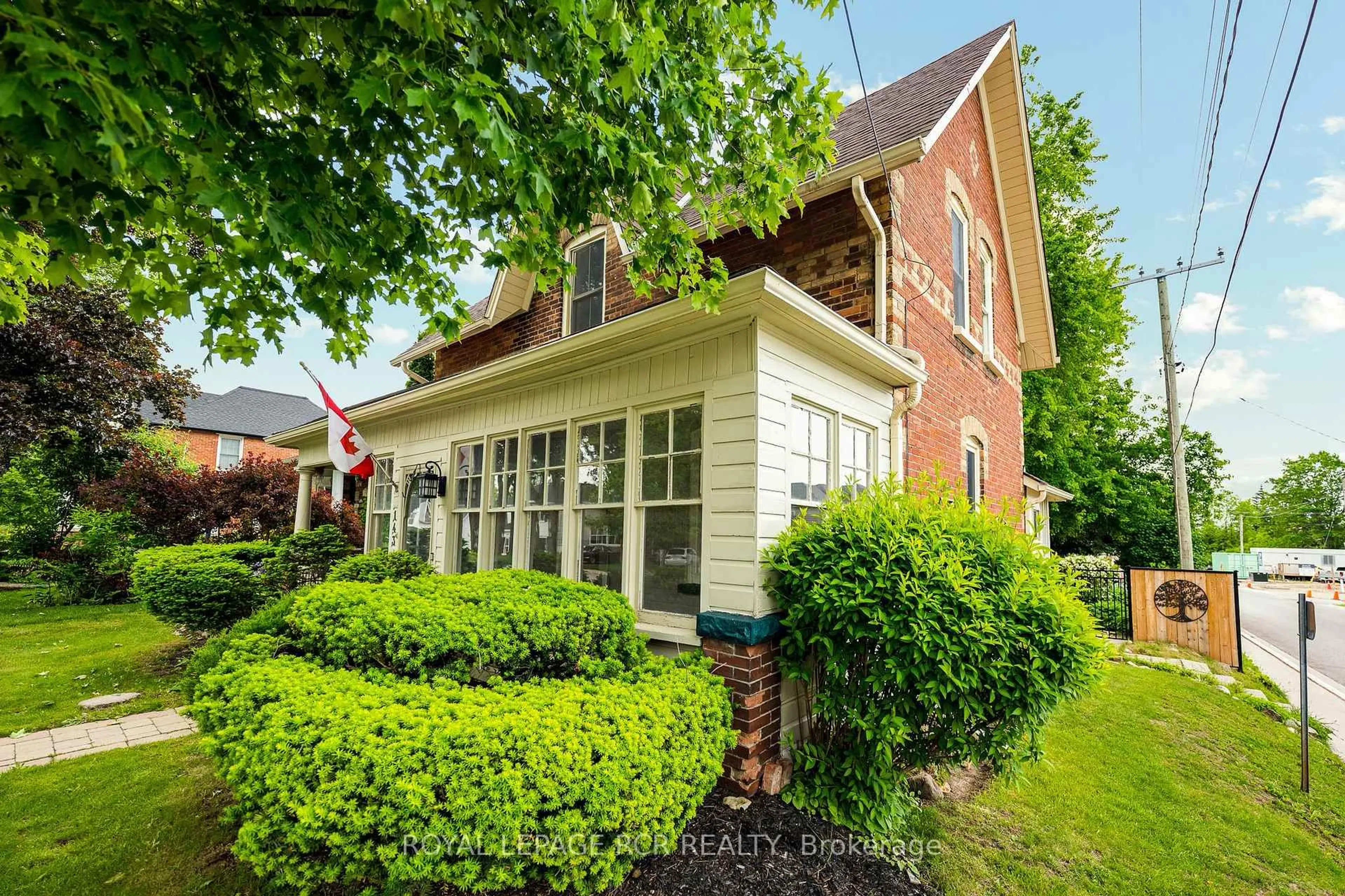 Home with brick exterior material, street for 143 First Ave, Shelburne Ontario L9V 2X7