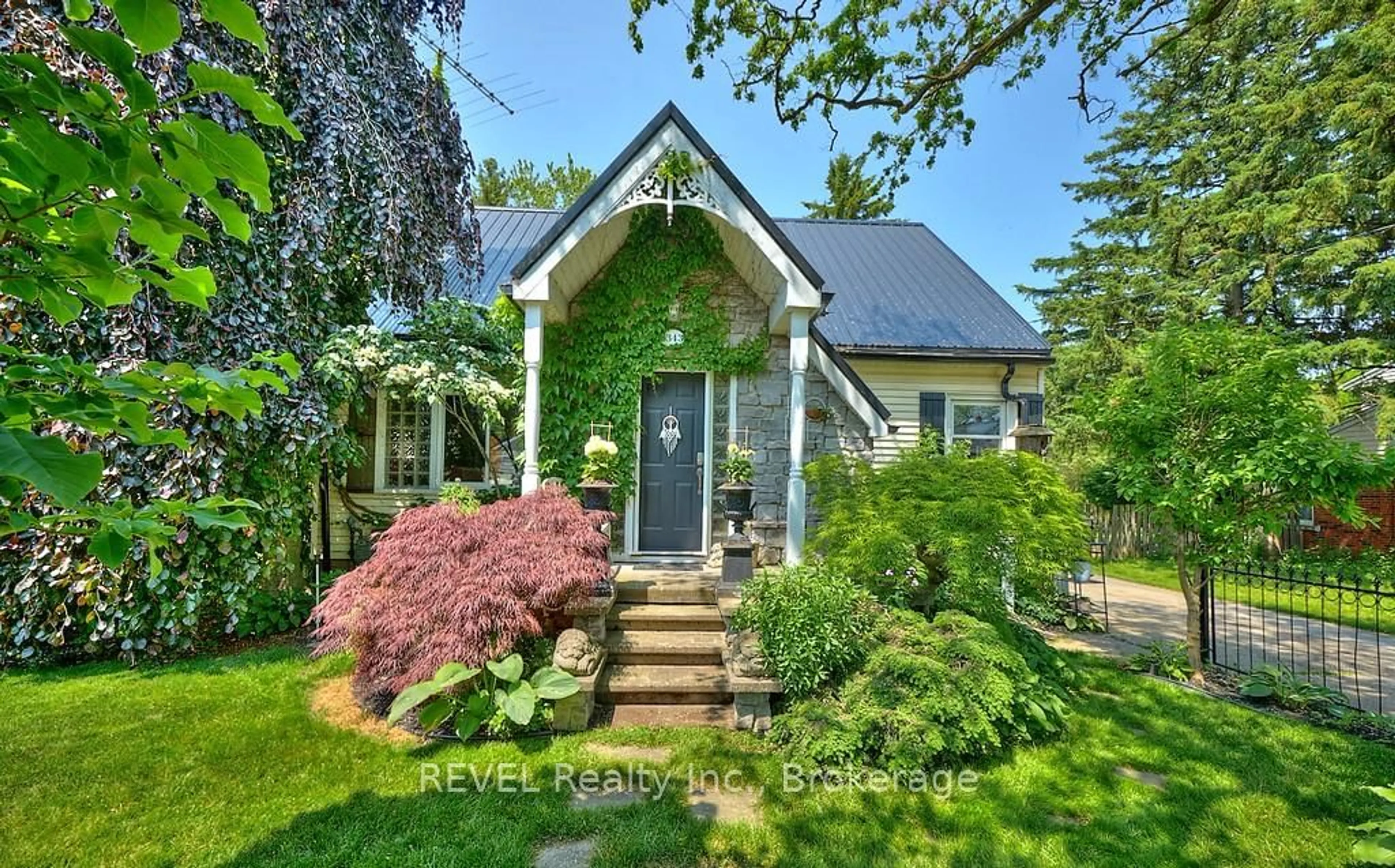 Unknown for 6343 Division St, Niagara Falls Ontario L2G 1J9
