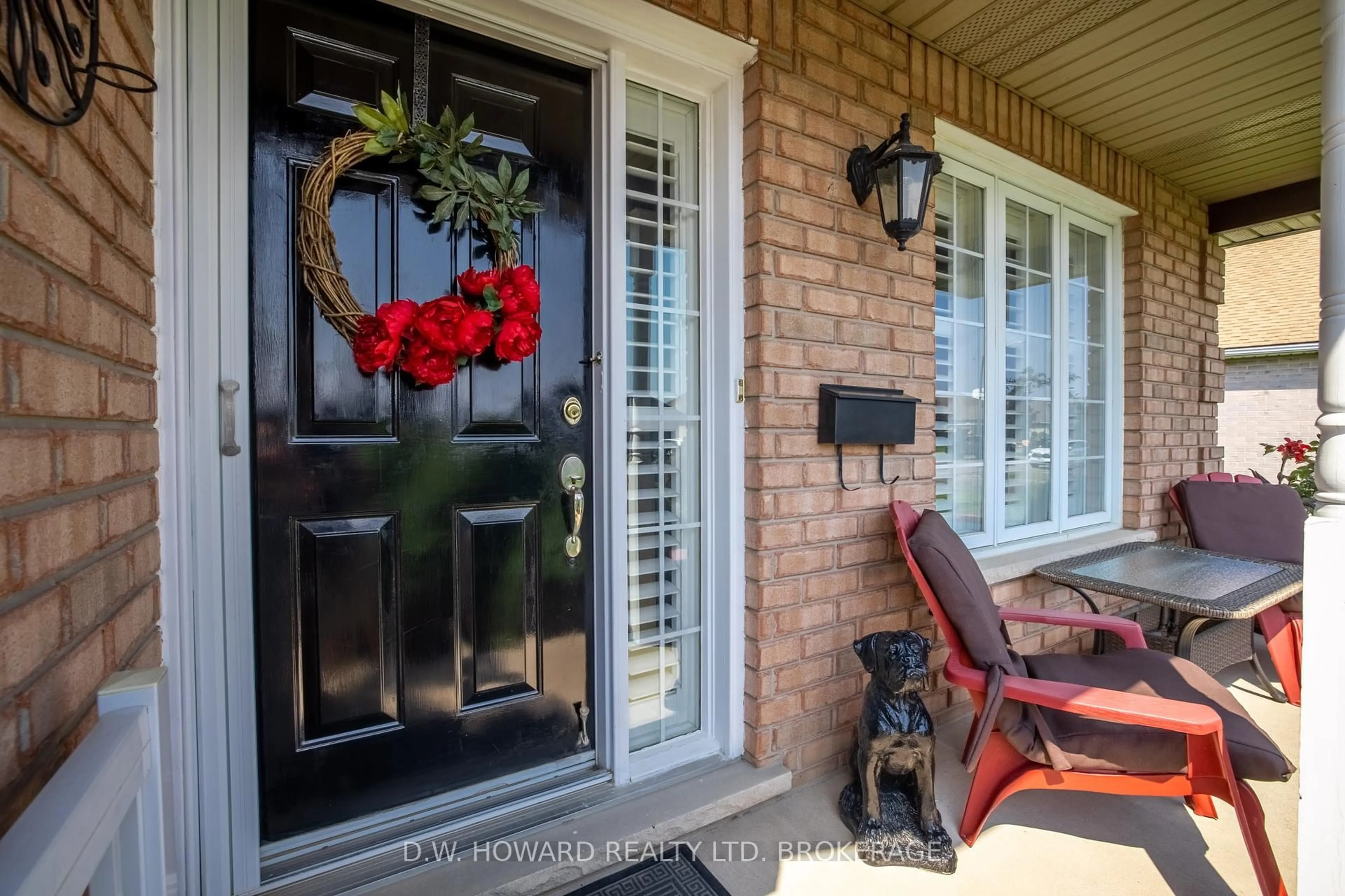 Indoor entryway for 15 Meadowlark Dr, Port Colborne Ontario L3K 6E3