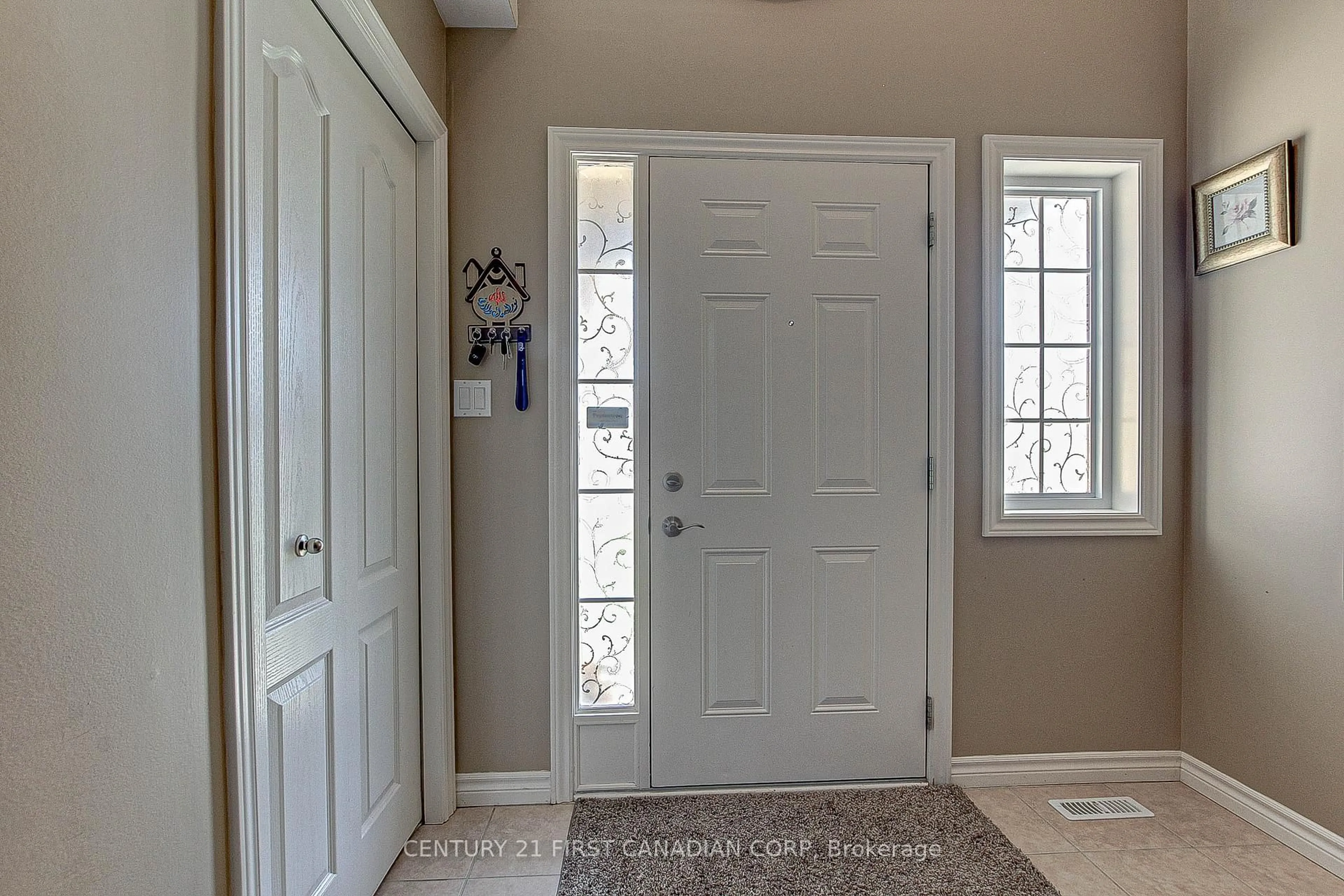 Indoor entryway for 1289 LAWSON Rd, London North Ontario N6G 5K9