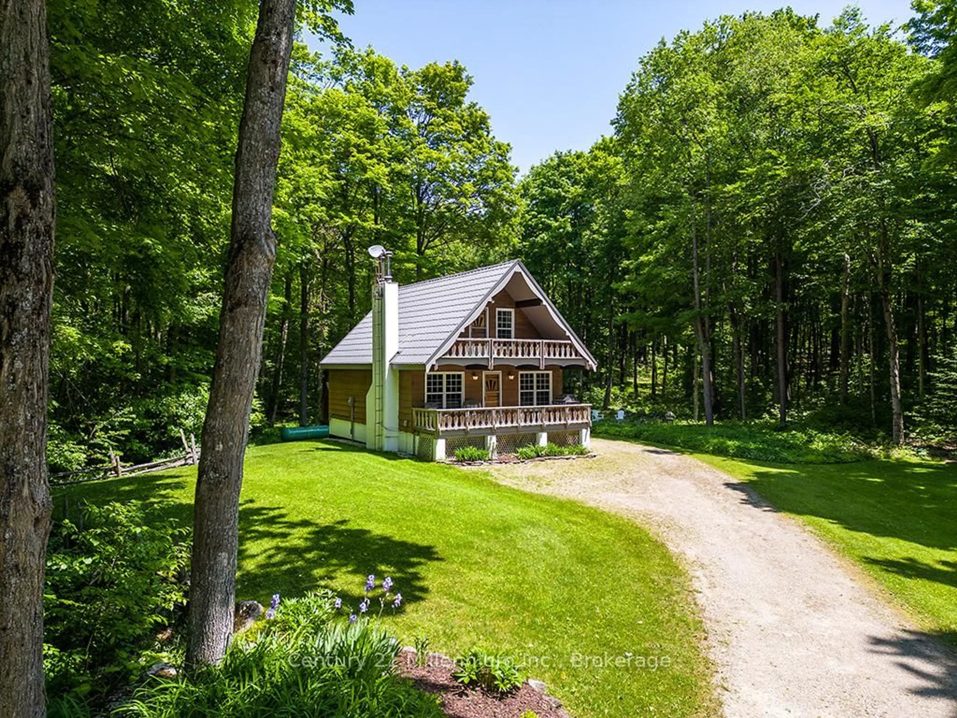A pic from outside/outdoor area/front of a property/back of a property/a pic from drone, unknown for 495115 Grey 2 Rd, Blue Mountains Ontario N0H 2E0