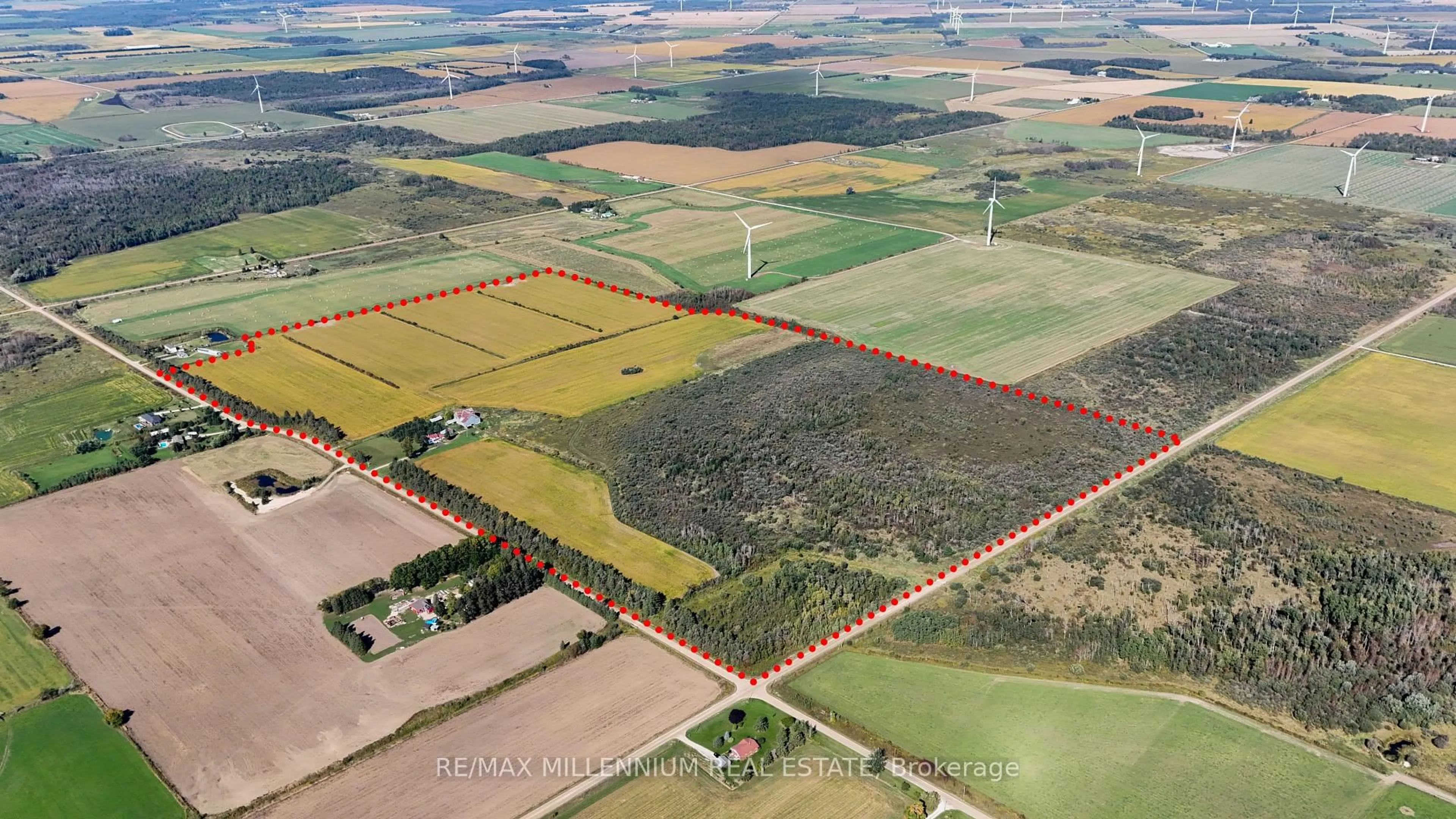 A pic from outside/outdoor area/front of a property/back of a property/a pic from drone, building for 25 Side Rd #423365, Amaranth Ontario L9V 1M3