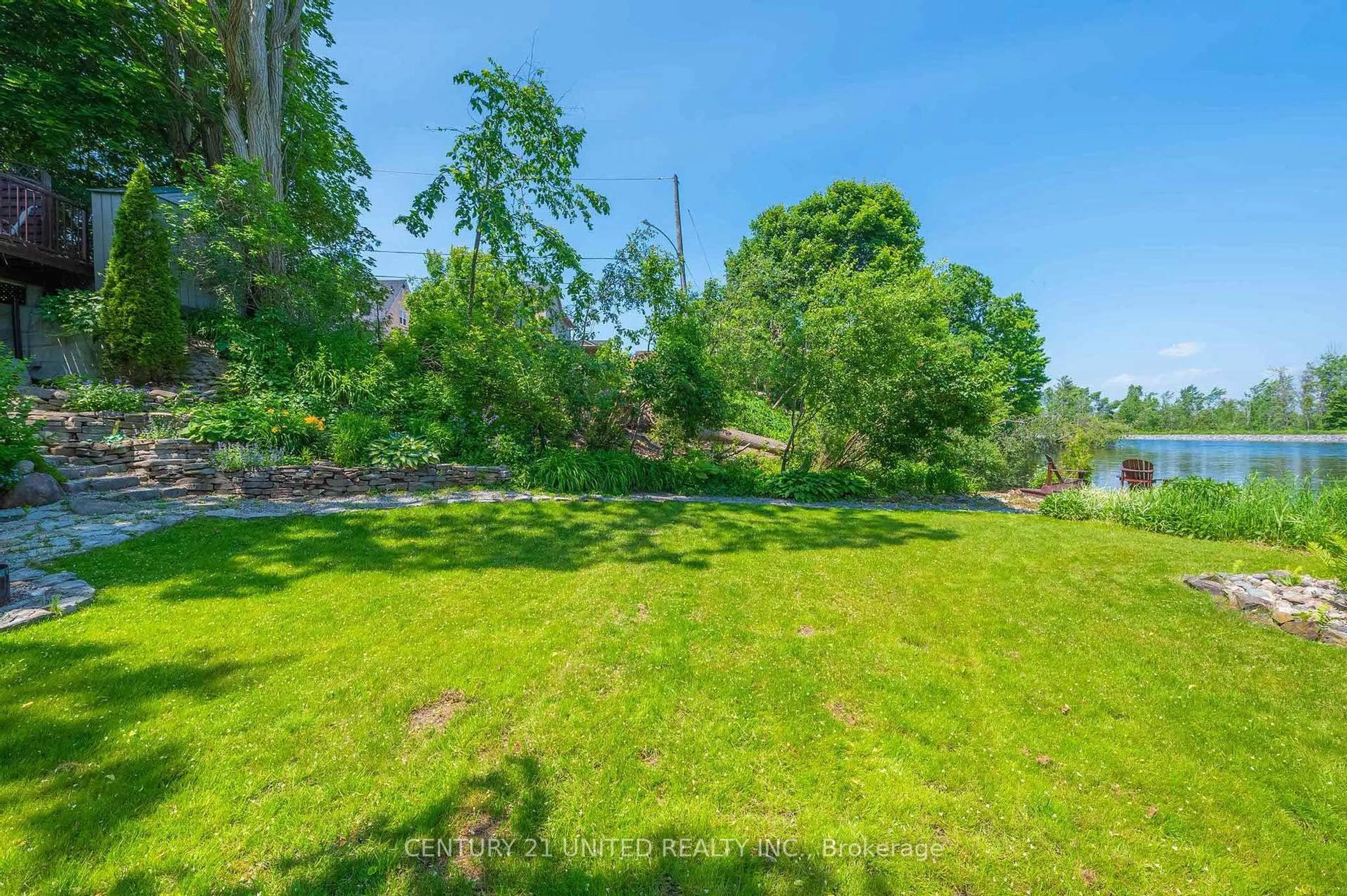 Patio, unknown for 646 Ludgate St, Peterborough East Ontario K9H 2C2