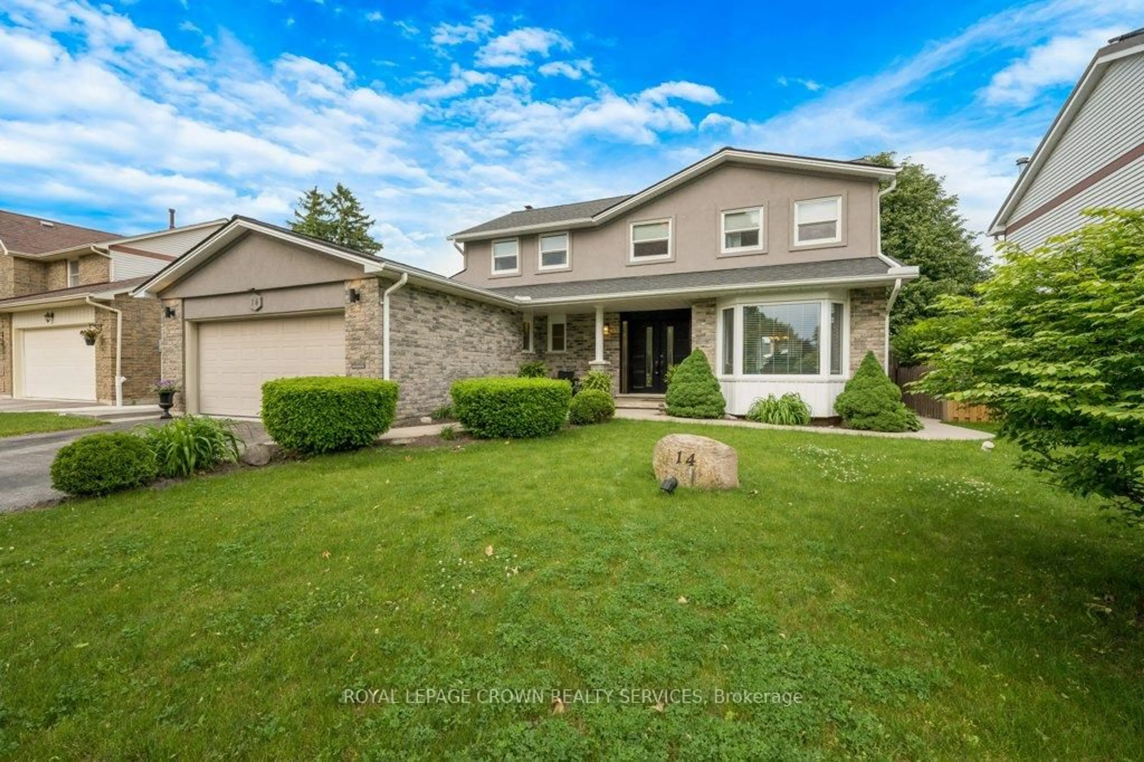 Home with vinyl exterior material, unknown for 14 Pathfinder Cres, Kitchener Ontario N2P 1S6