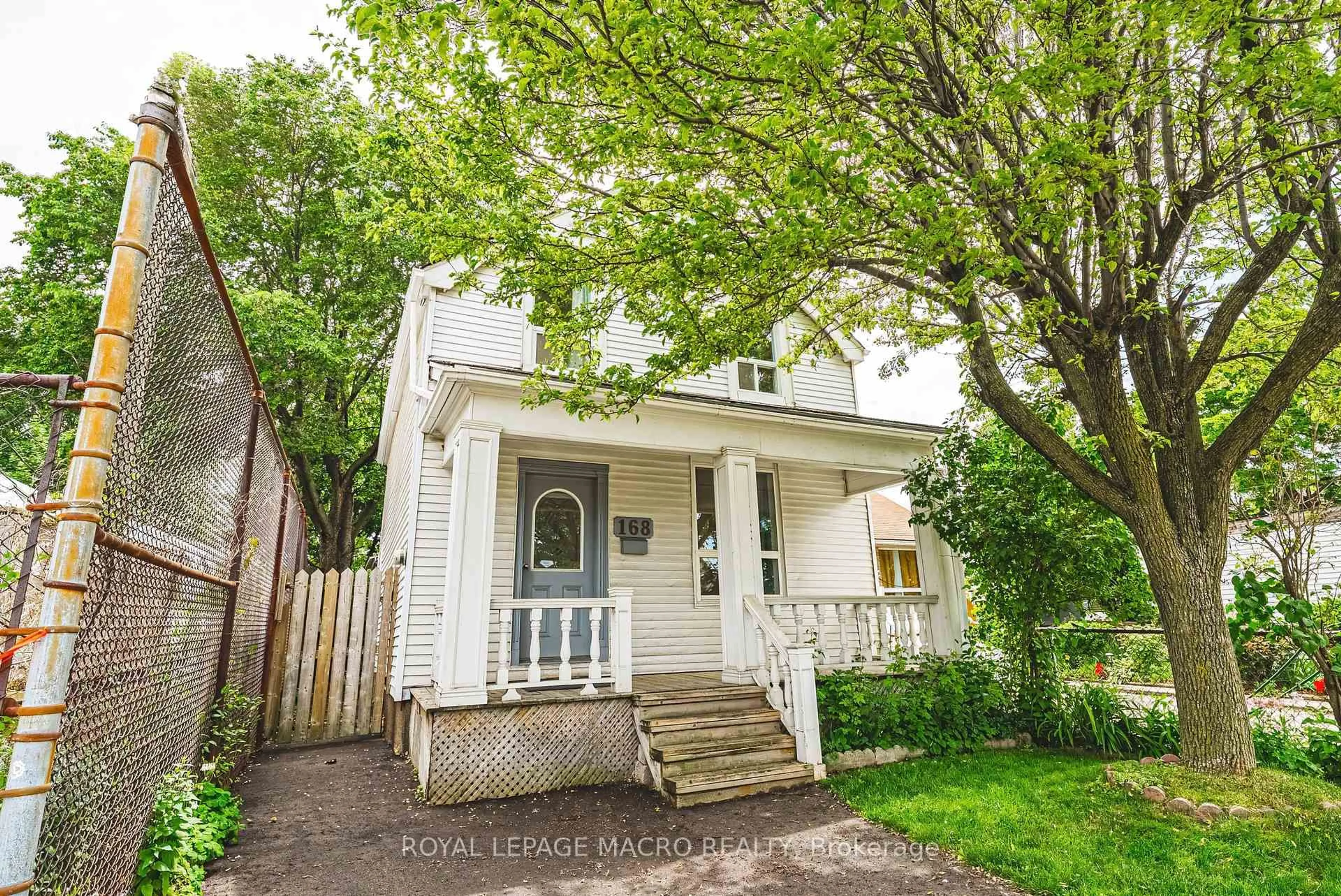 Home with vinyl exterior material, street for 168 Britannia Ave, Hamilton Ontario L8H 1X5