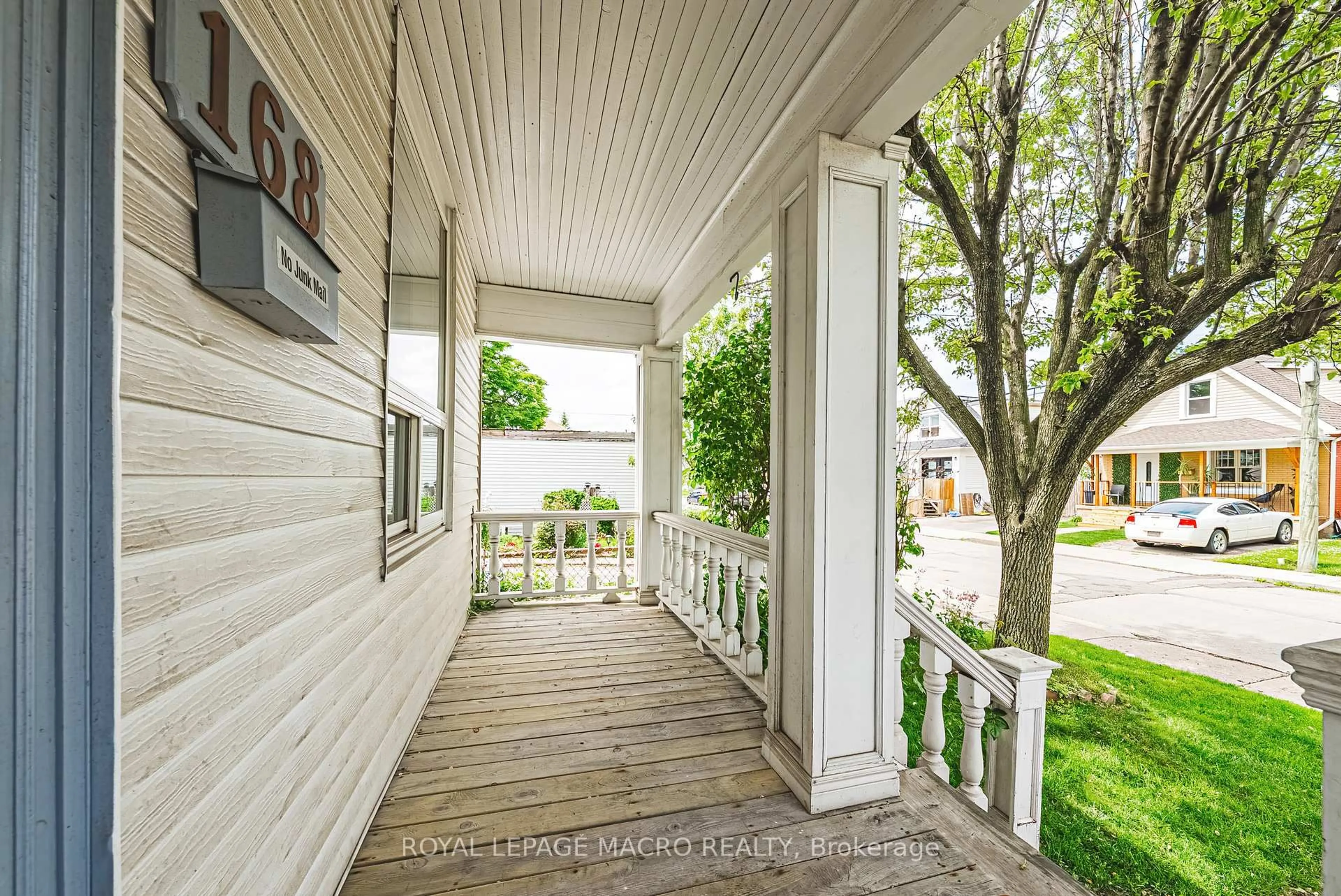 Patio, street for 168 Britannia Ave, Hamilton Ontario L8H 1X5