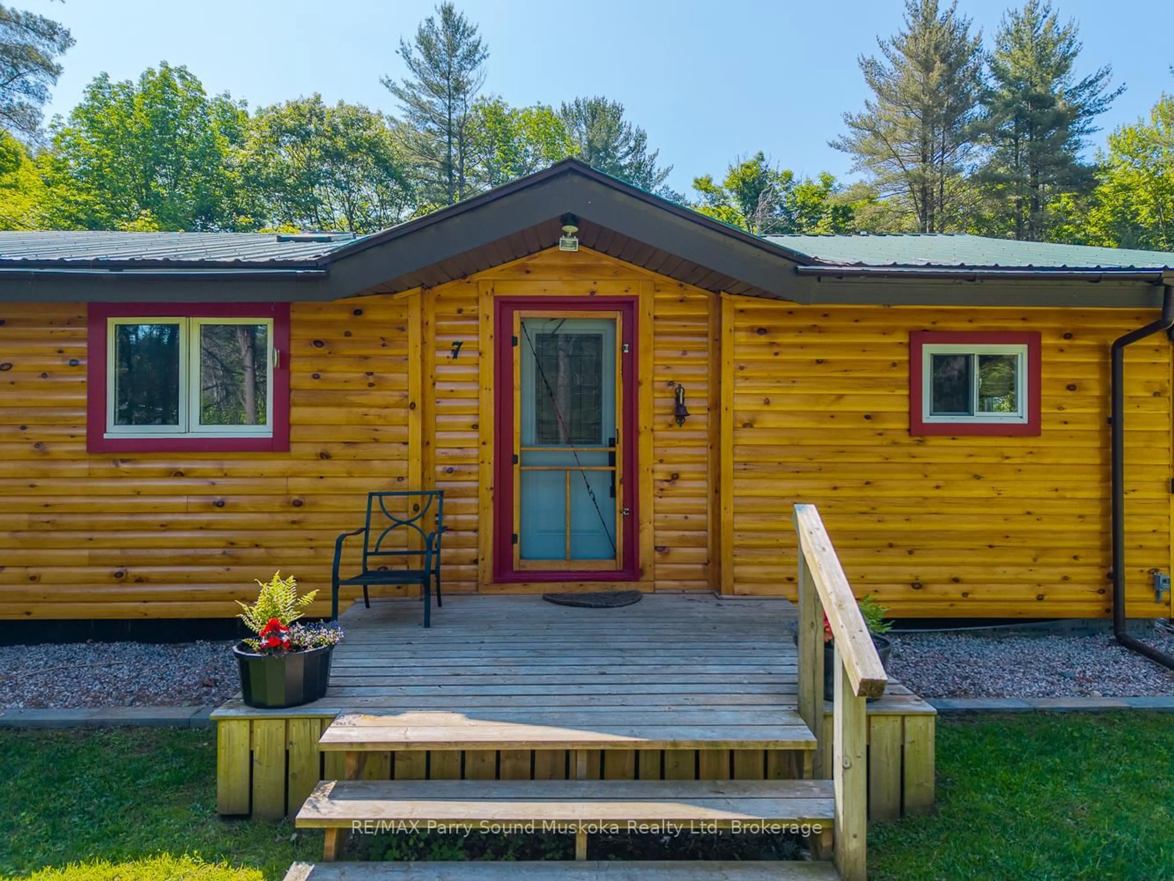 Home with vinyl exterior material, unknown for 7 Municipal Dr, McDougall Ontario P2A 2W9