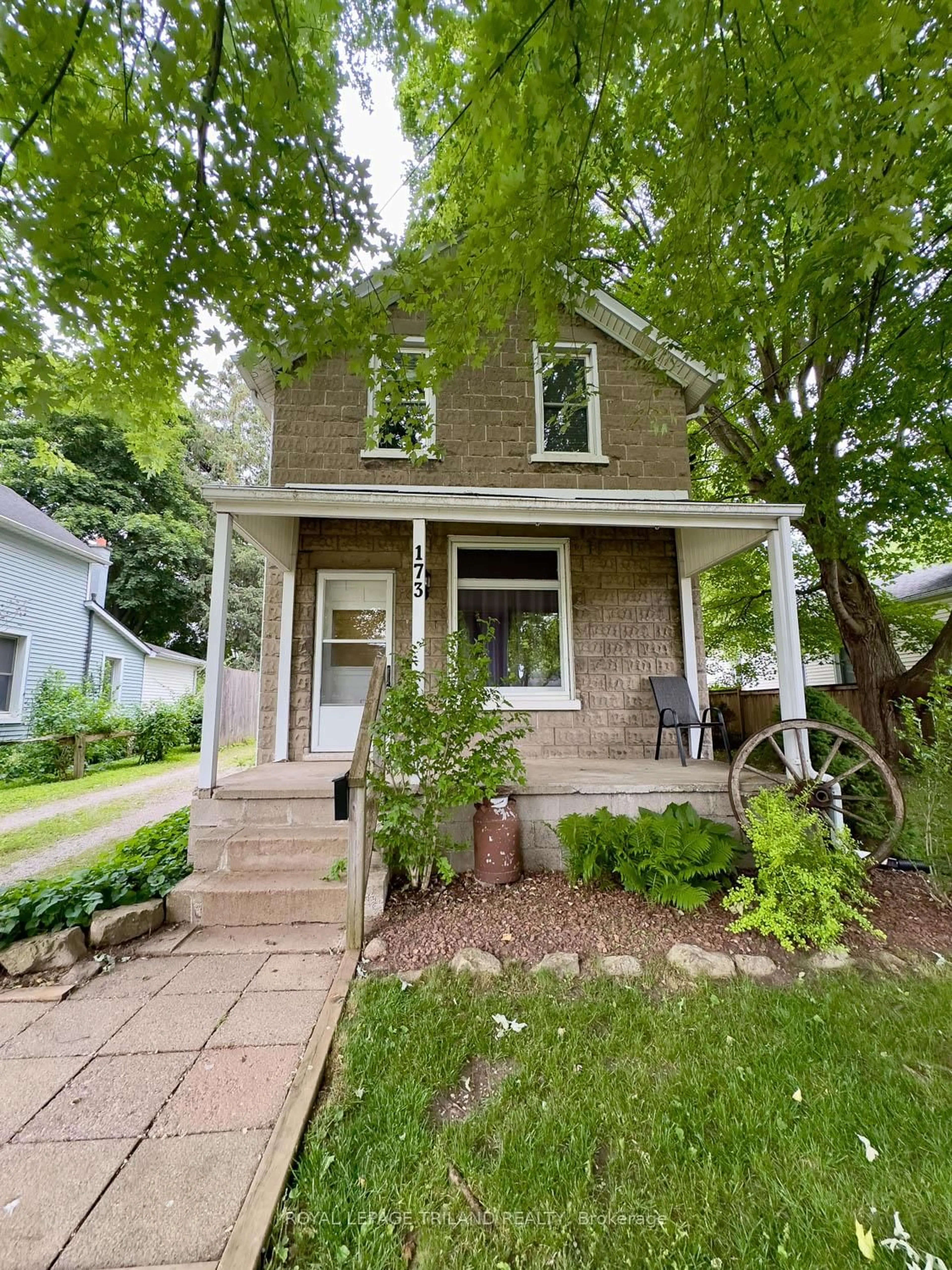 Home with brick exterior material, street for 173 Centre St, Strathroy Caradoc Ontario N7G 1T3