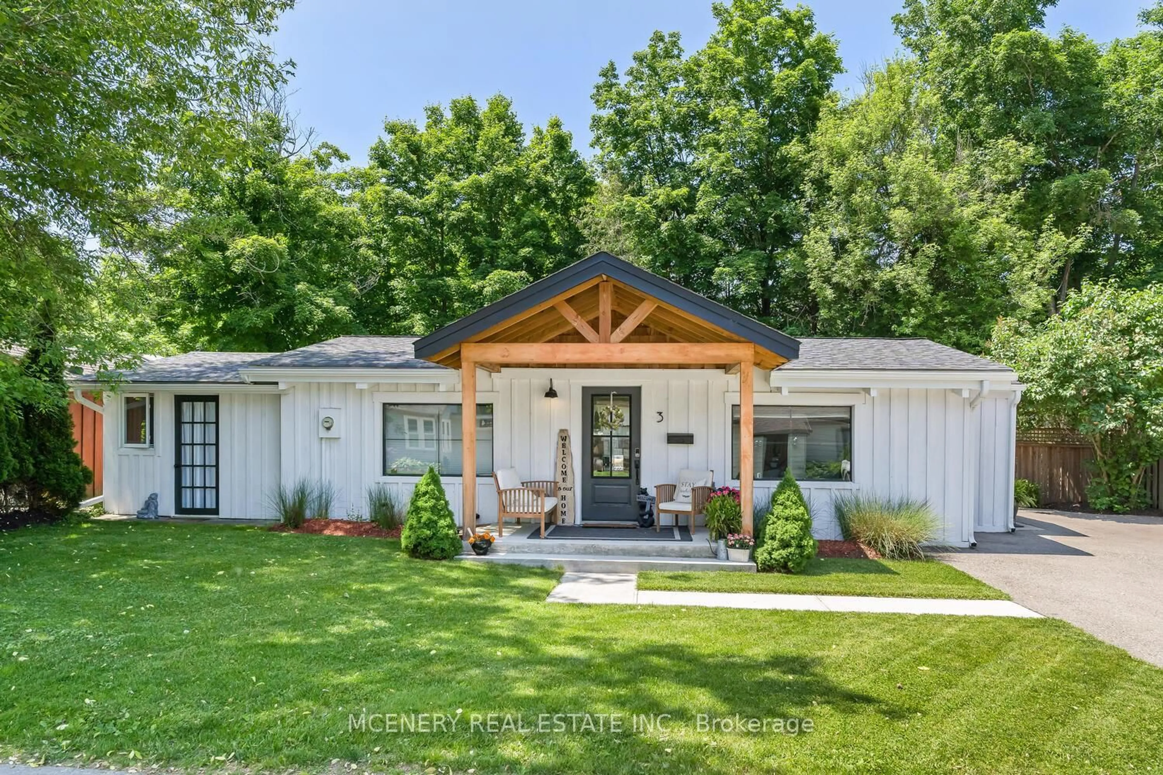 Home with vinyl exterior material, street for 3 SUNNYSIDE Dr, Erin Ontario N0B 1T0