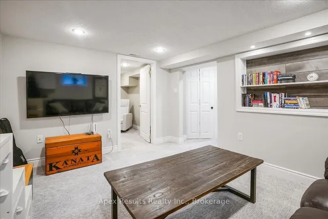 Additional property image - 246 East 43rd St