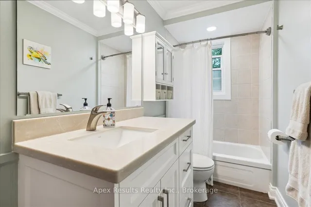 Additional property image - 246 East 43rd St