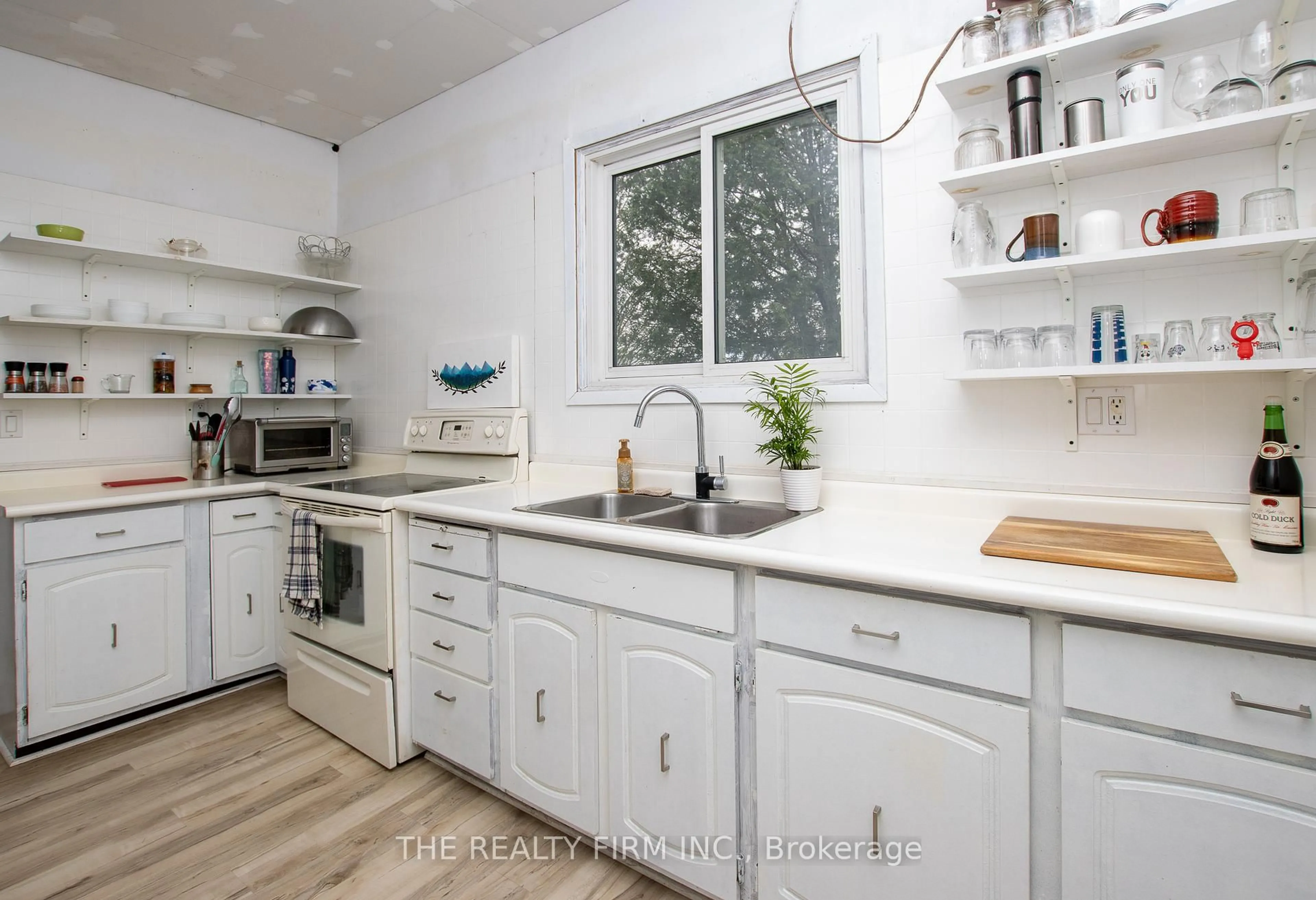 Open concept kitchen, unknown for 45004 Talbot Line, Central Elgin Ontario N5P 3S7