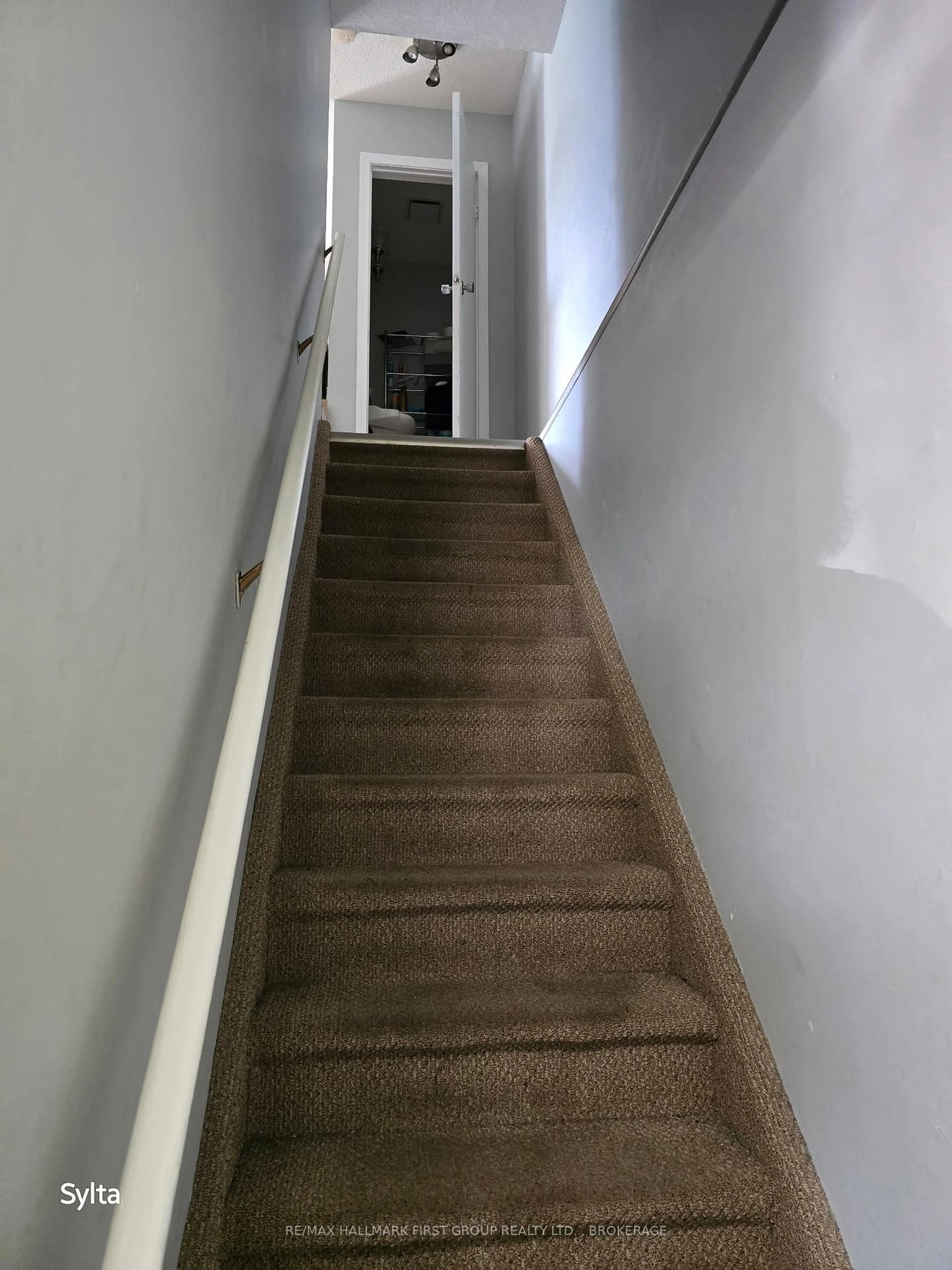 Stairs for 1098 Craig Lane #152, Kingston Ontario K7M 7R9