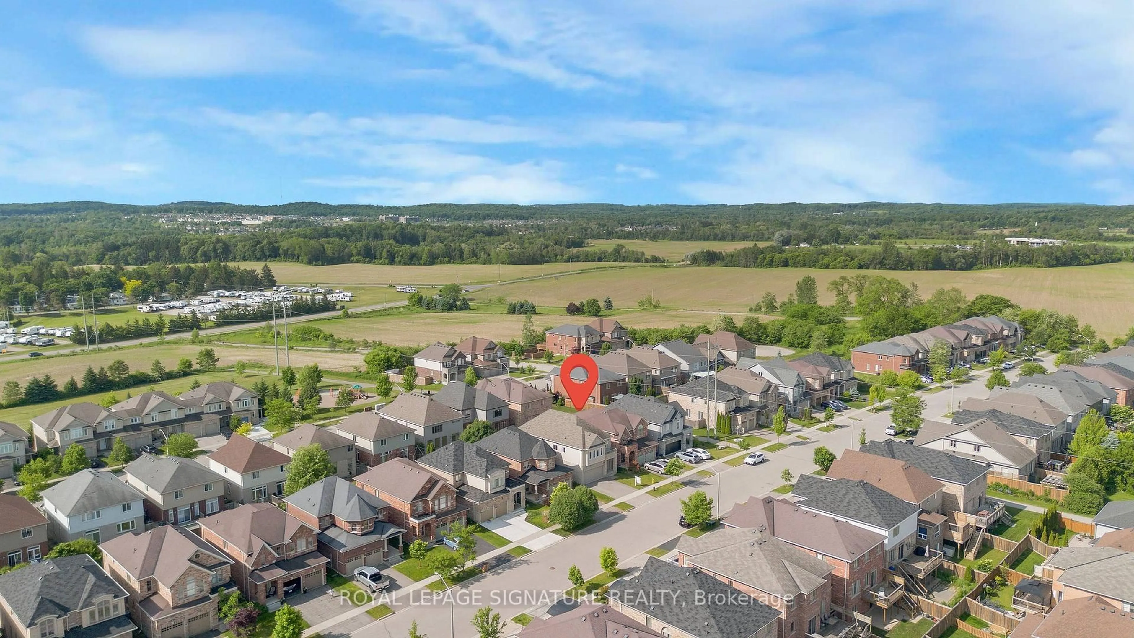 A pic from outside/outdoor area/front of a property/back of a property/a pic from drone, unknown for 593 Pinery Tr, Waterloo Ontario N2V 2Y3