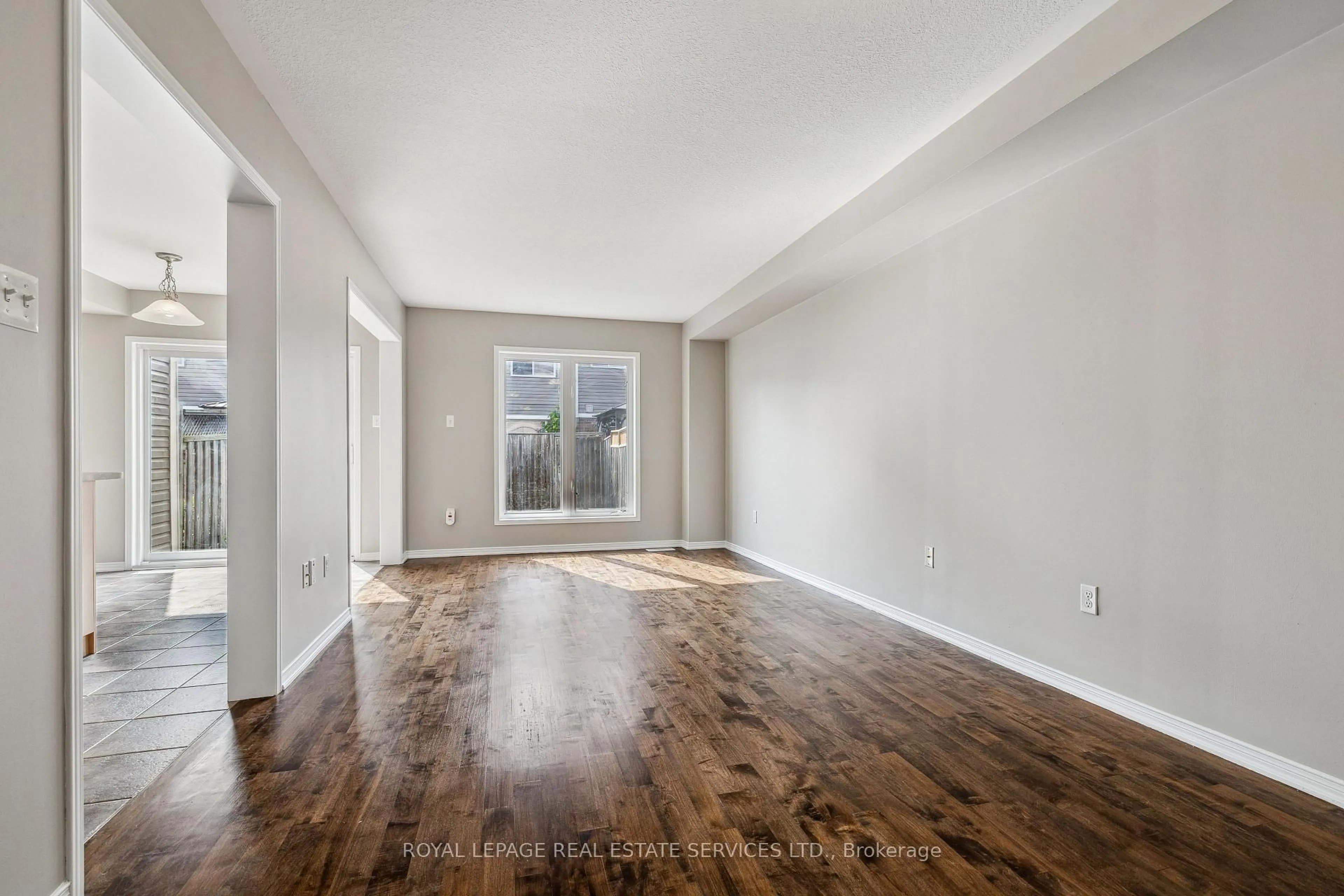 A pic of a room for 8 Bradley Ave #23, Hamilton Ontario L0R 1C0