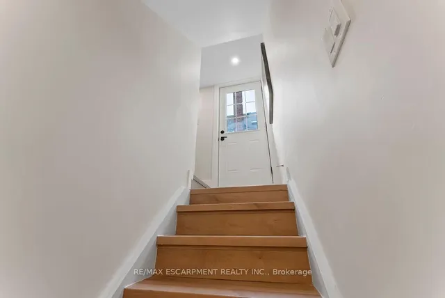 Additional property image - 272 East 15th St